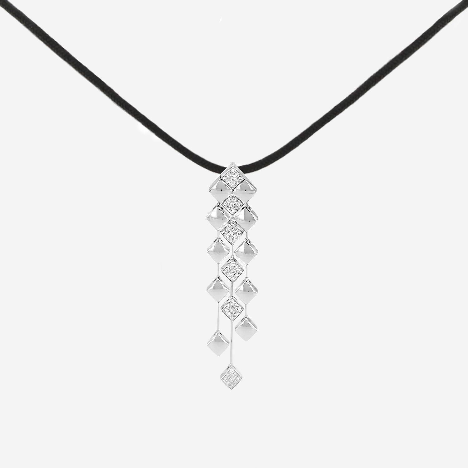 Chanel Matelassé pendant in white gold and diamonds
