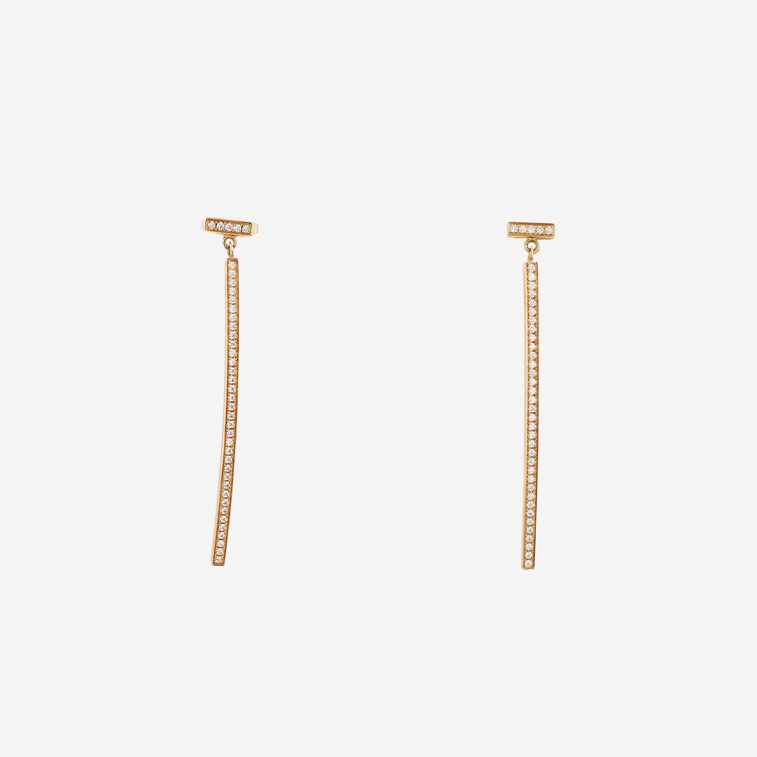 Paire de boucles d'oreilles Tiffany 
Co Tiffany T en or jaune et diamants