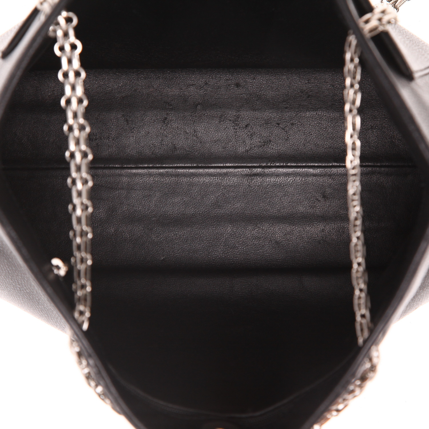 Chanel   handbag  in black grained leather - Detail D3