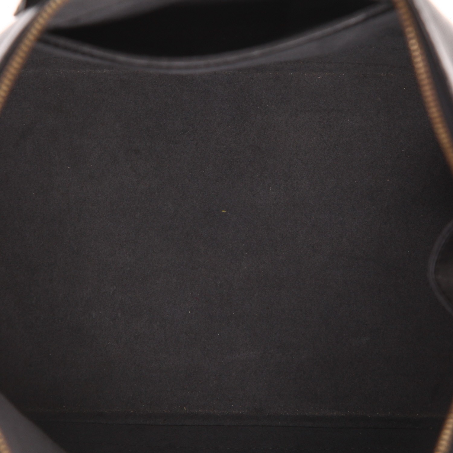 Sac à main Louis Vuitton  Alma en cuir épi noir - Detail D3