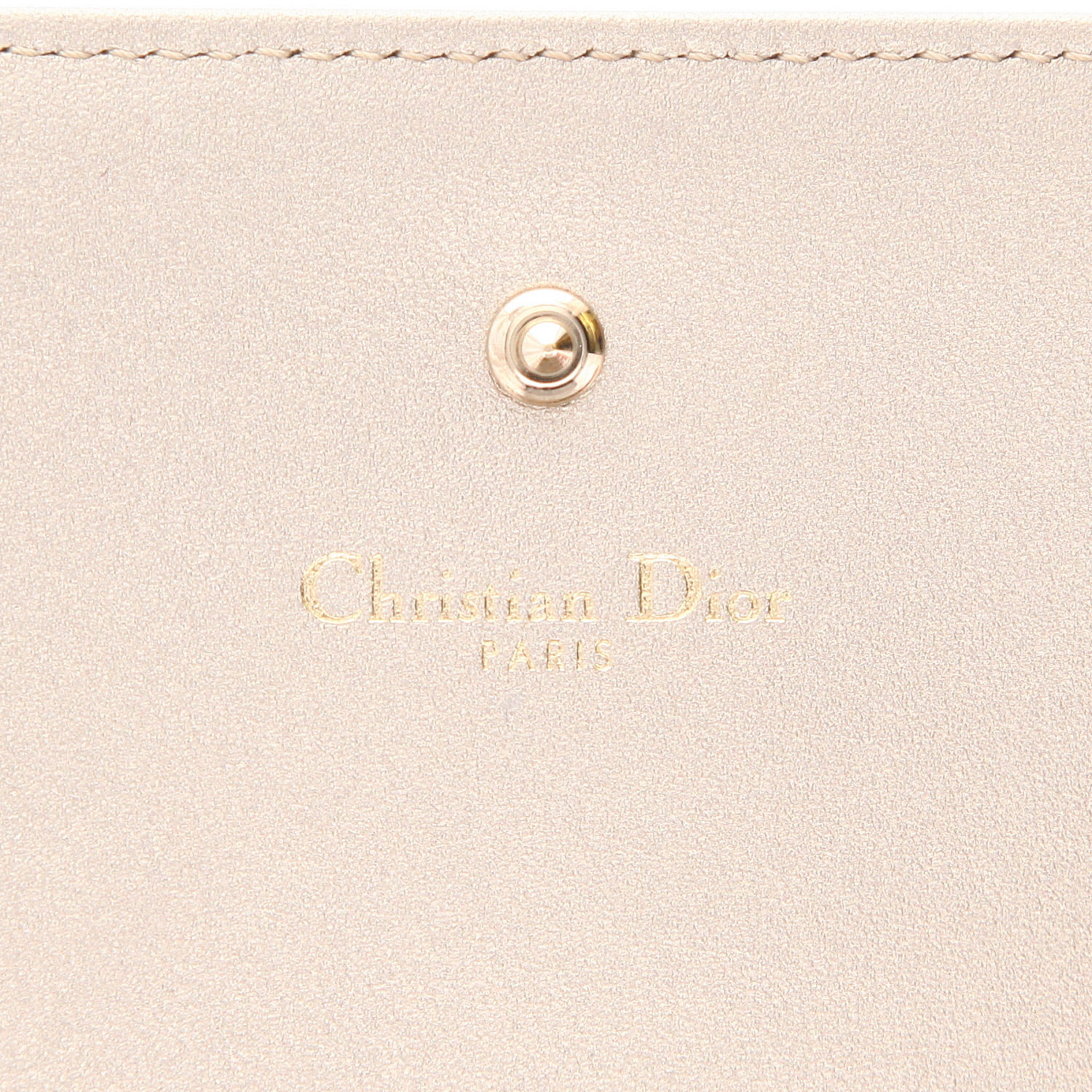 Bolso bandolera Dior  Diorama Wallet on Chain en cuero granulado dorado - Detail D2