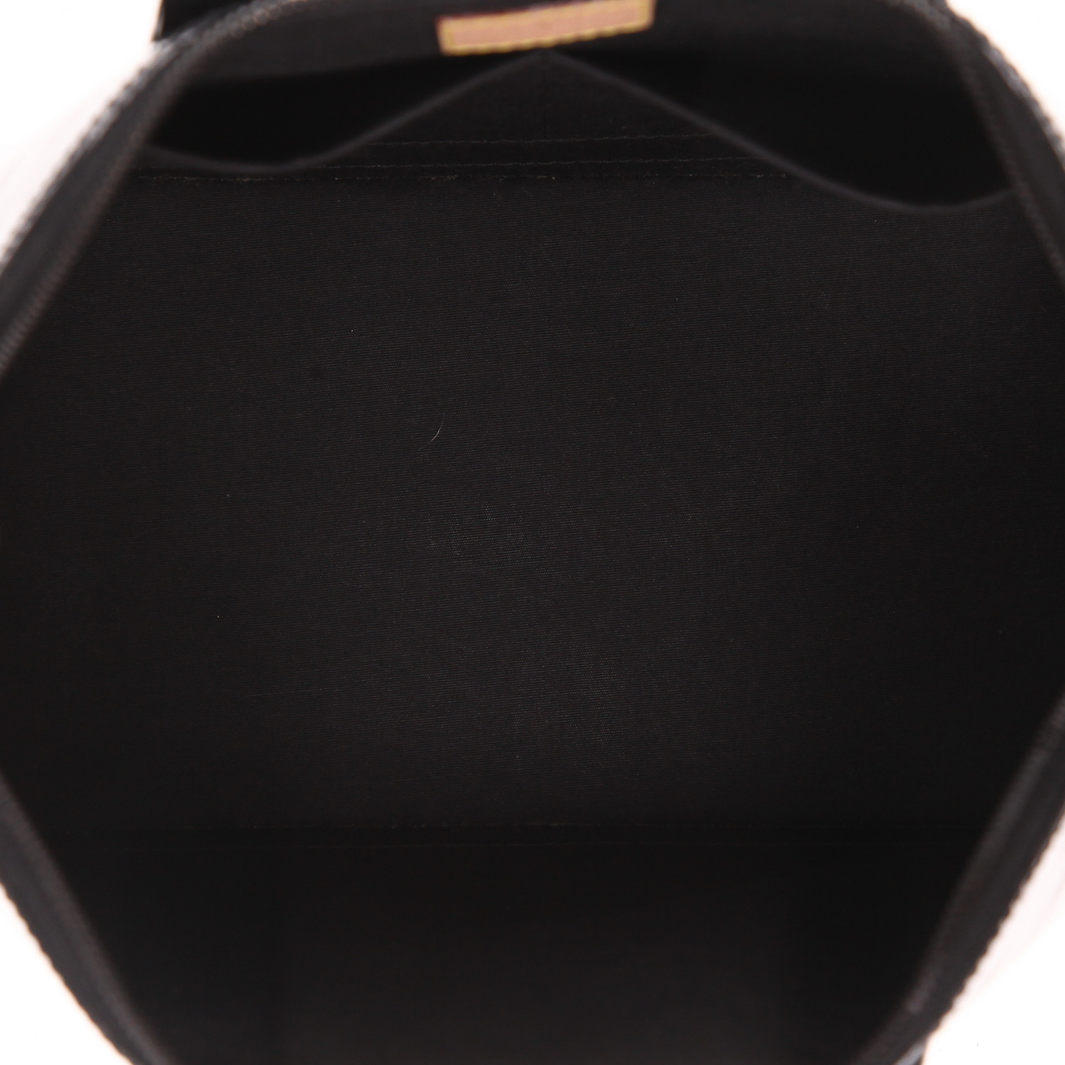 Sac à main Louis Vuitton  Alma en cuir verni monogram noir - Detail D3