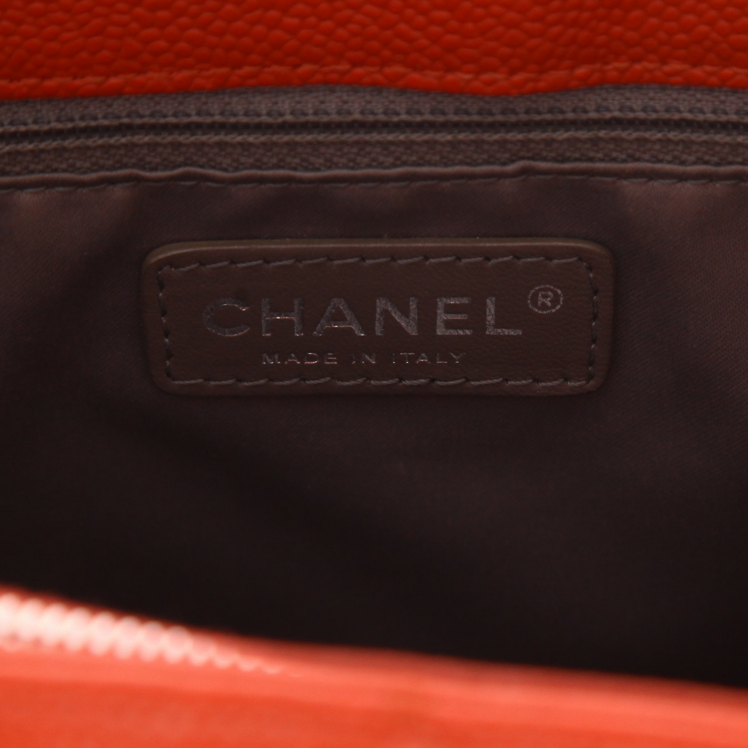 Borsa Chanel  Shopping GST in pelle martellata e trapuntata rossa - Detail D2