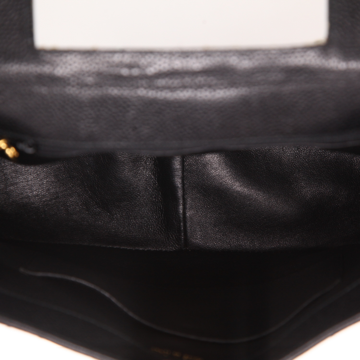 Sac bandoulière Chanel   en cuir matelassé noir - Detail D3