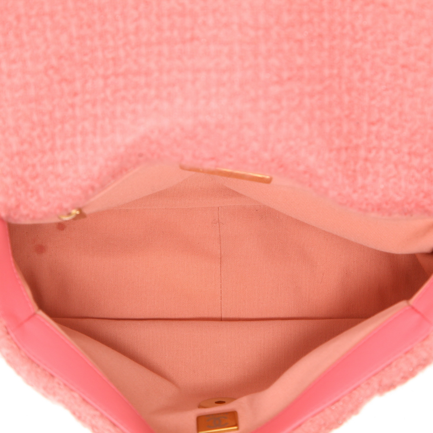 Sac bandoulière Chanel  19 en tweed rose - Detail D3