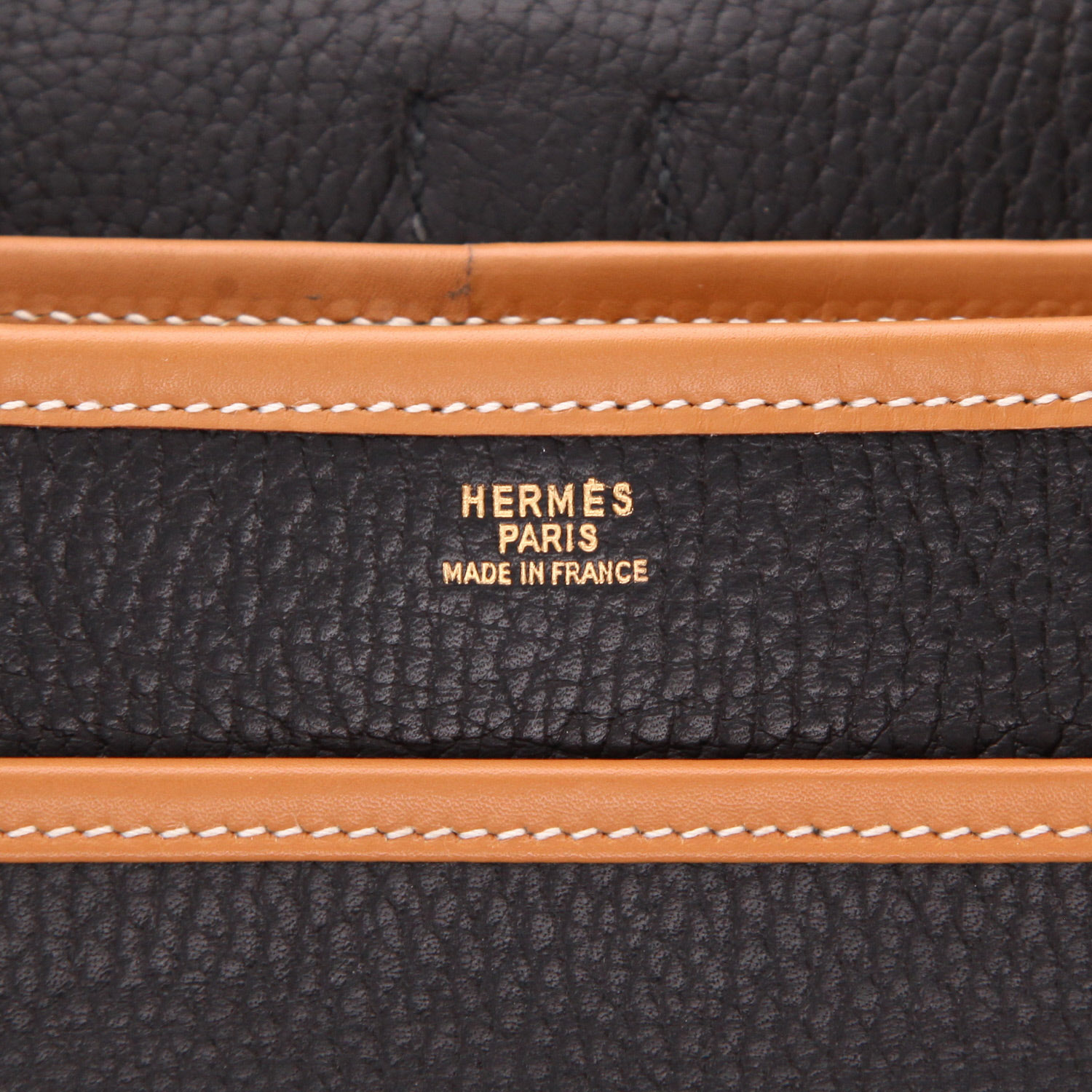 Hermès  Noumea shoulder bag  in black and gold Ardenne leather - Detail D2