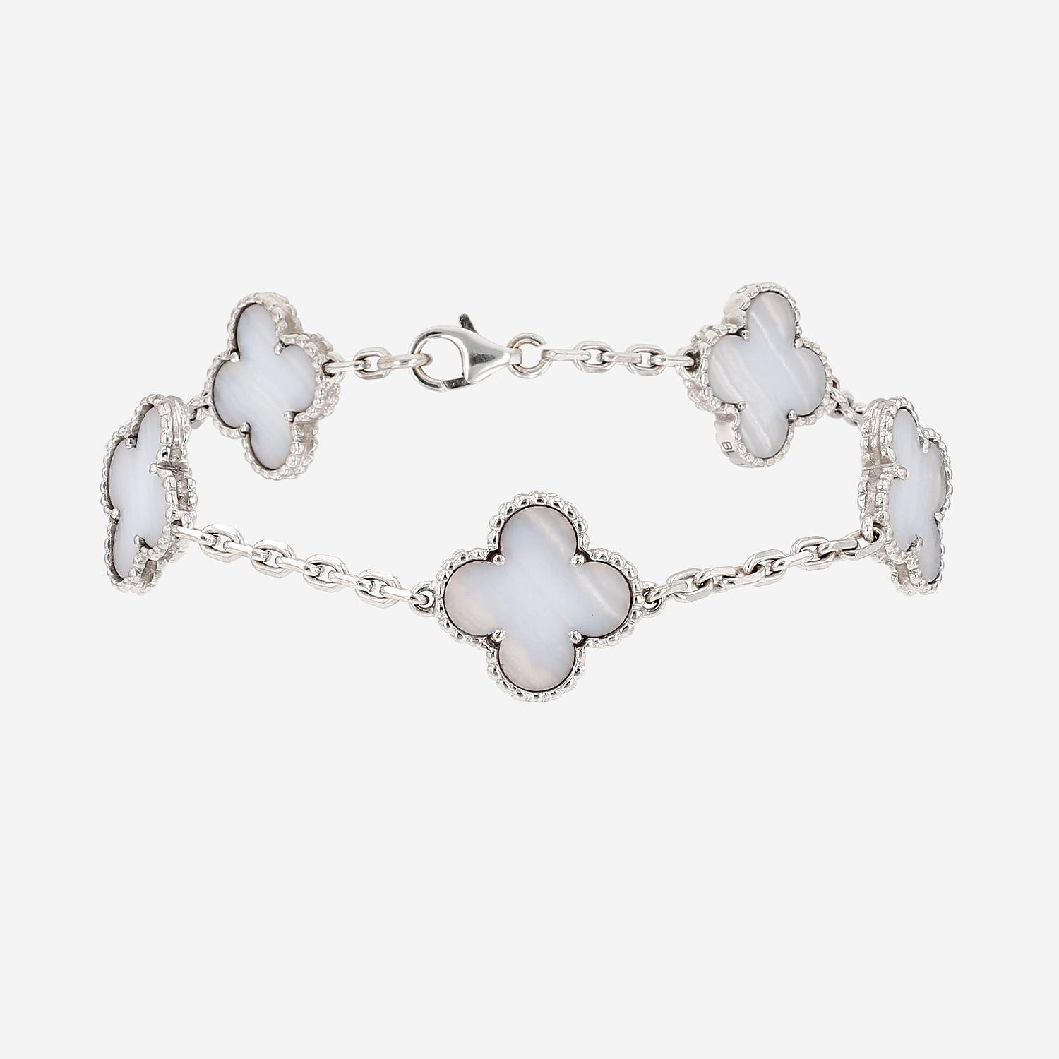 Brazalete Van Cleef & Arpels Vintage Alhambra de oro blanco y calcedonia