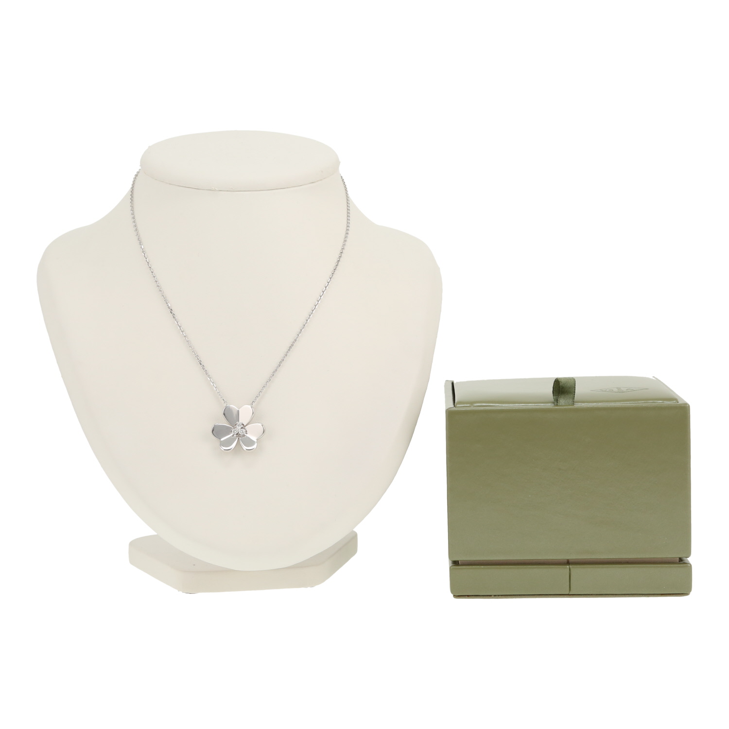 Pendentif Van Cleef 
Arpels Frivole grand modèle en or blanc et diamants - Detail D2