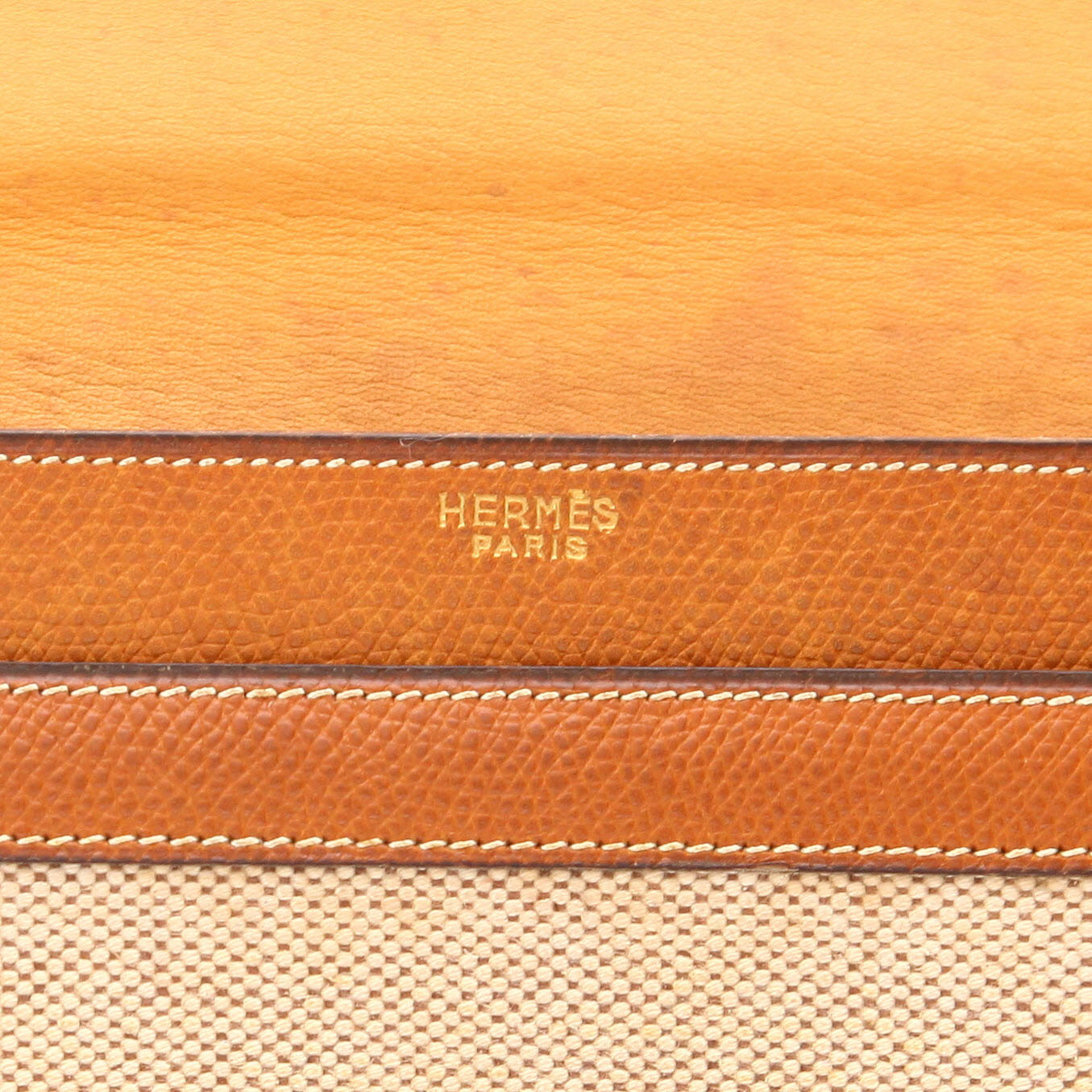 Hermès  Vintage handbag  "H" canvas  and gold Courchevel leather - Detail D2