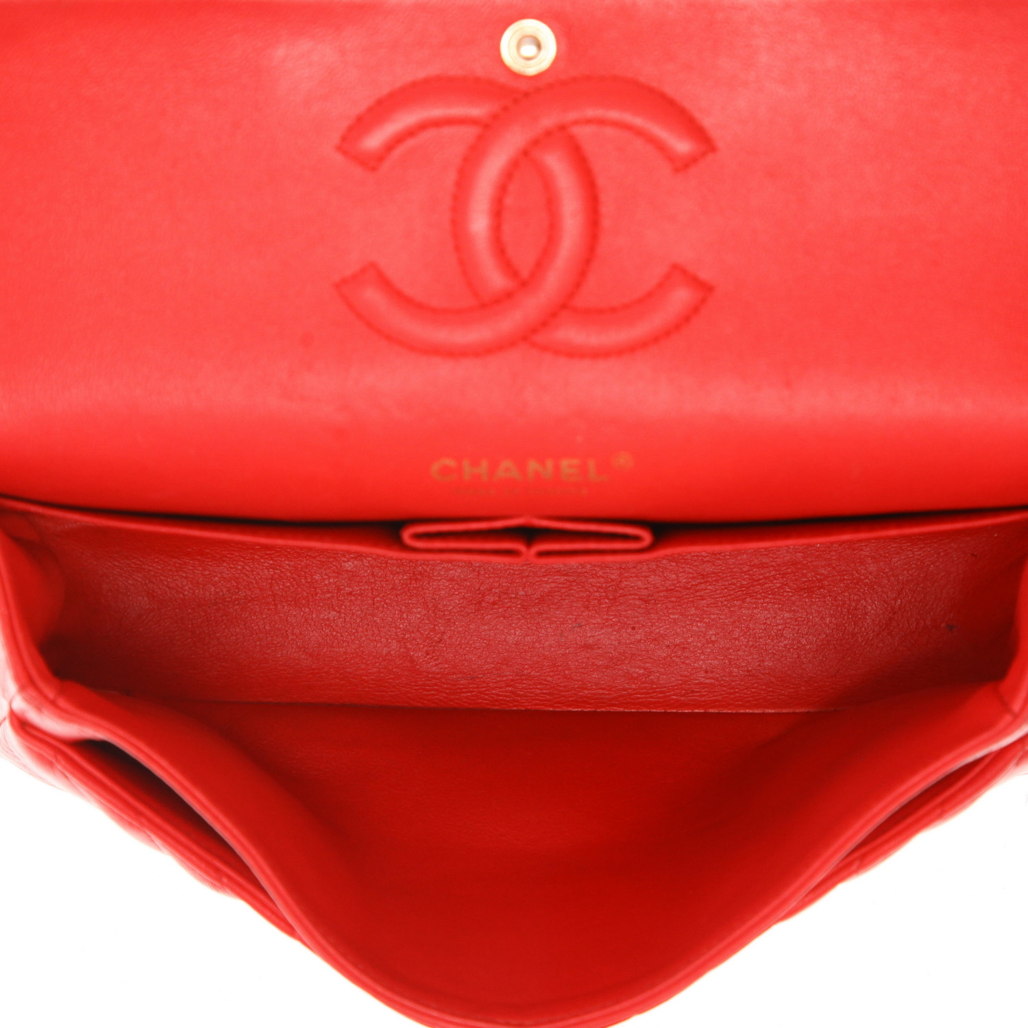 Chanel  Timeless Classic handbag  in red chevron quilted leather - Detail D3
