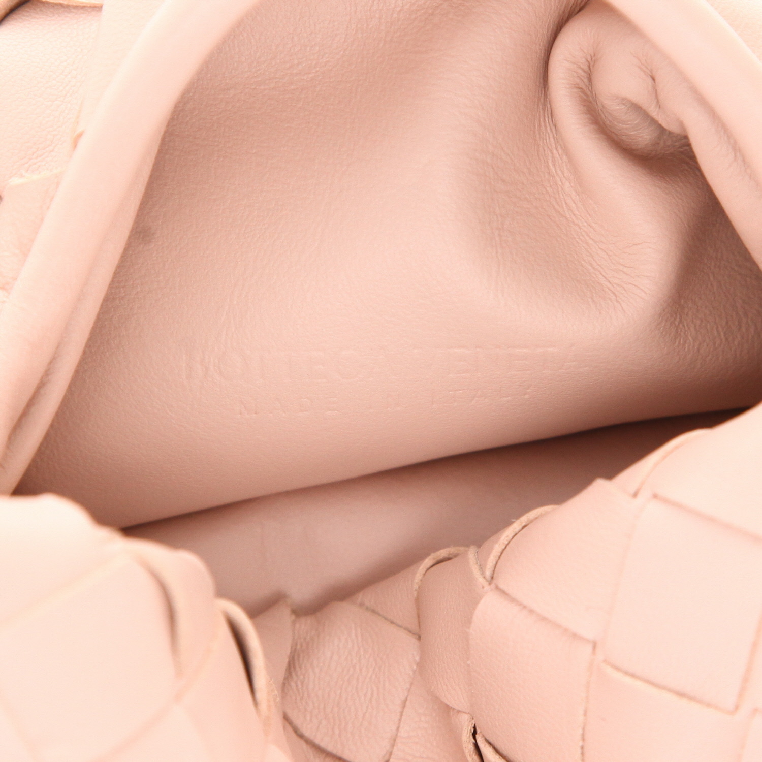 Sac bandoulière Bottega Veneta  Mini sac Hop en cuir intrecciato rose - Detail D2