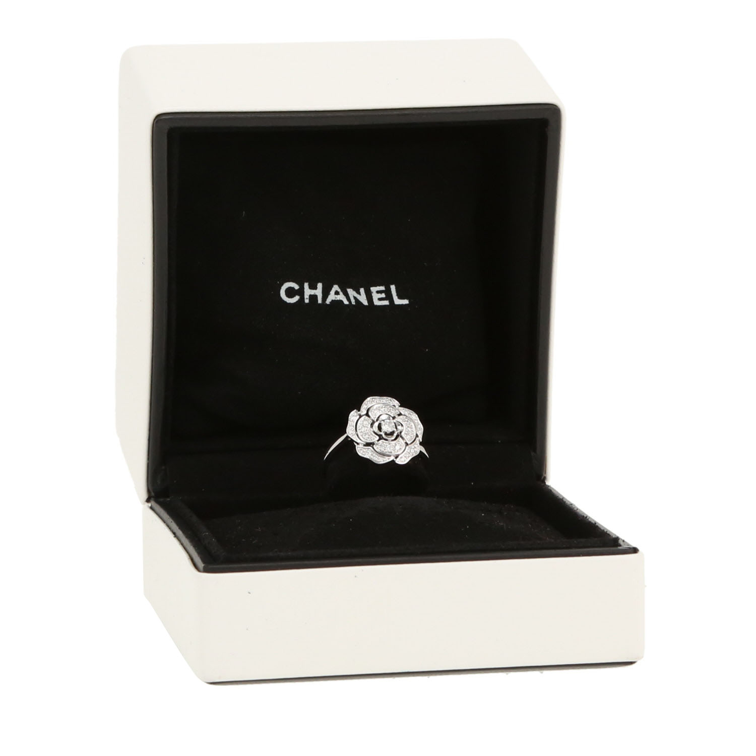Anello Chanel Bouton de Camélia in oro bianco e diamanti - Detail D2