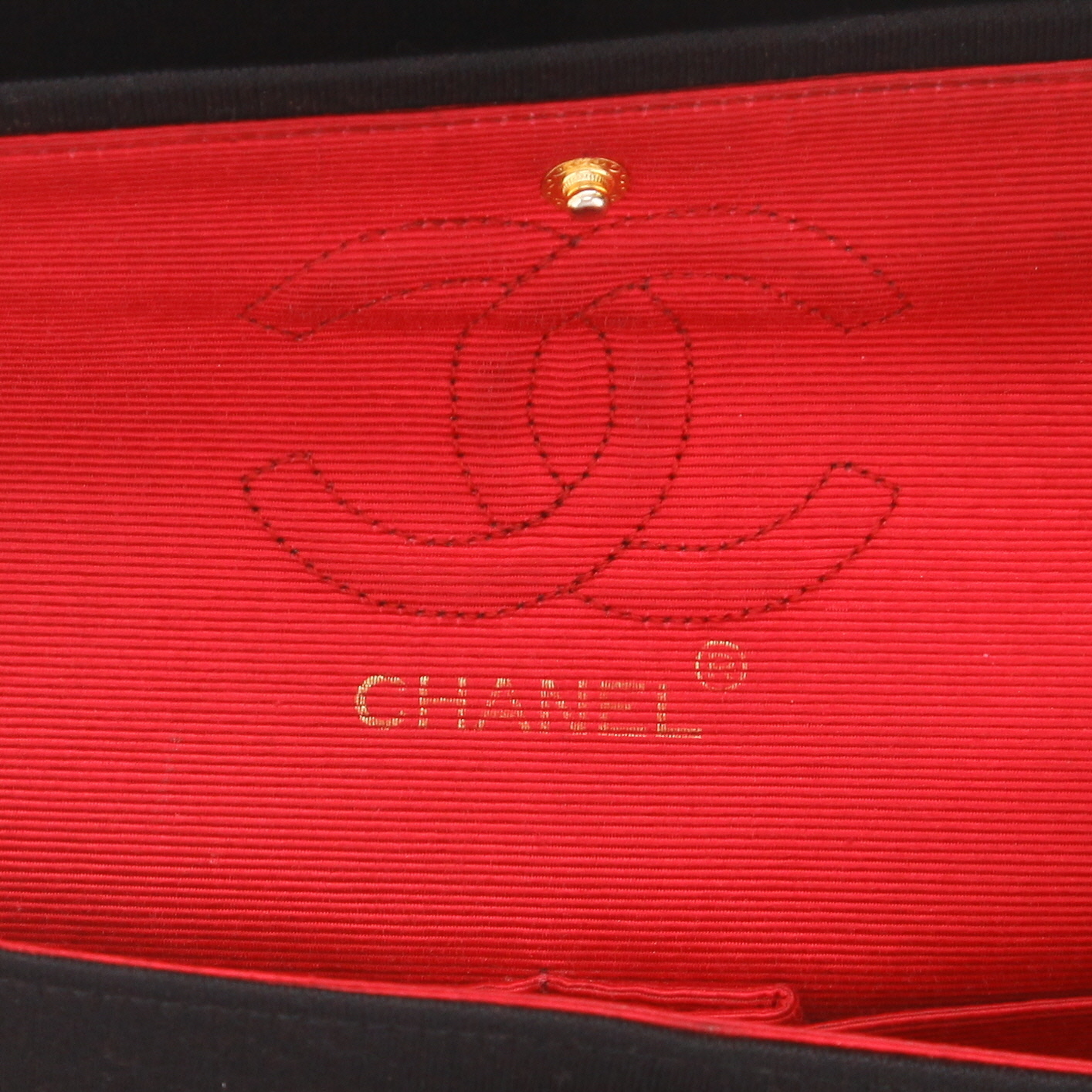 Chanel  Timeless Petit shoulder bag  in black jersey canvas - Detail D2