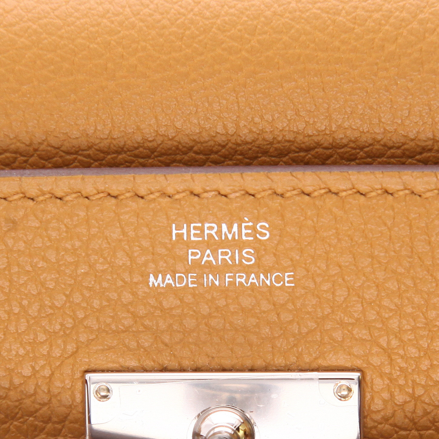 Sac/pochette Hermès  Kelly To Go en cuir Evergrain Sésame - Detail D2
