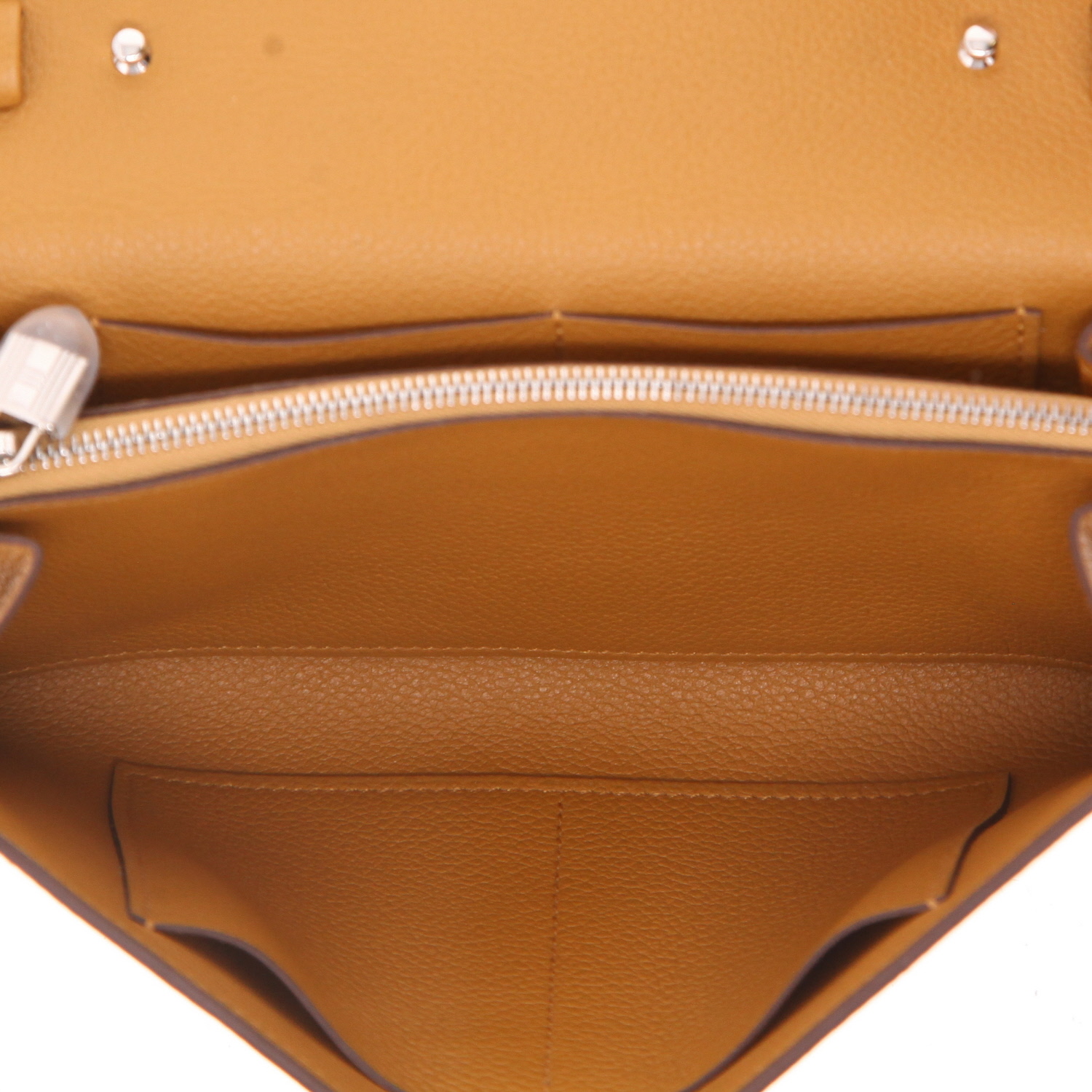Hermès  Kelly To Go handbag/clutch  in Sésame Evergrain leather - Detail D4