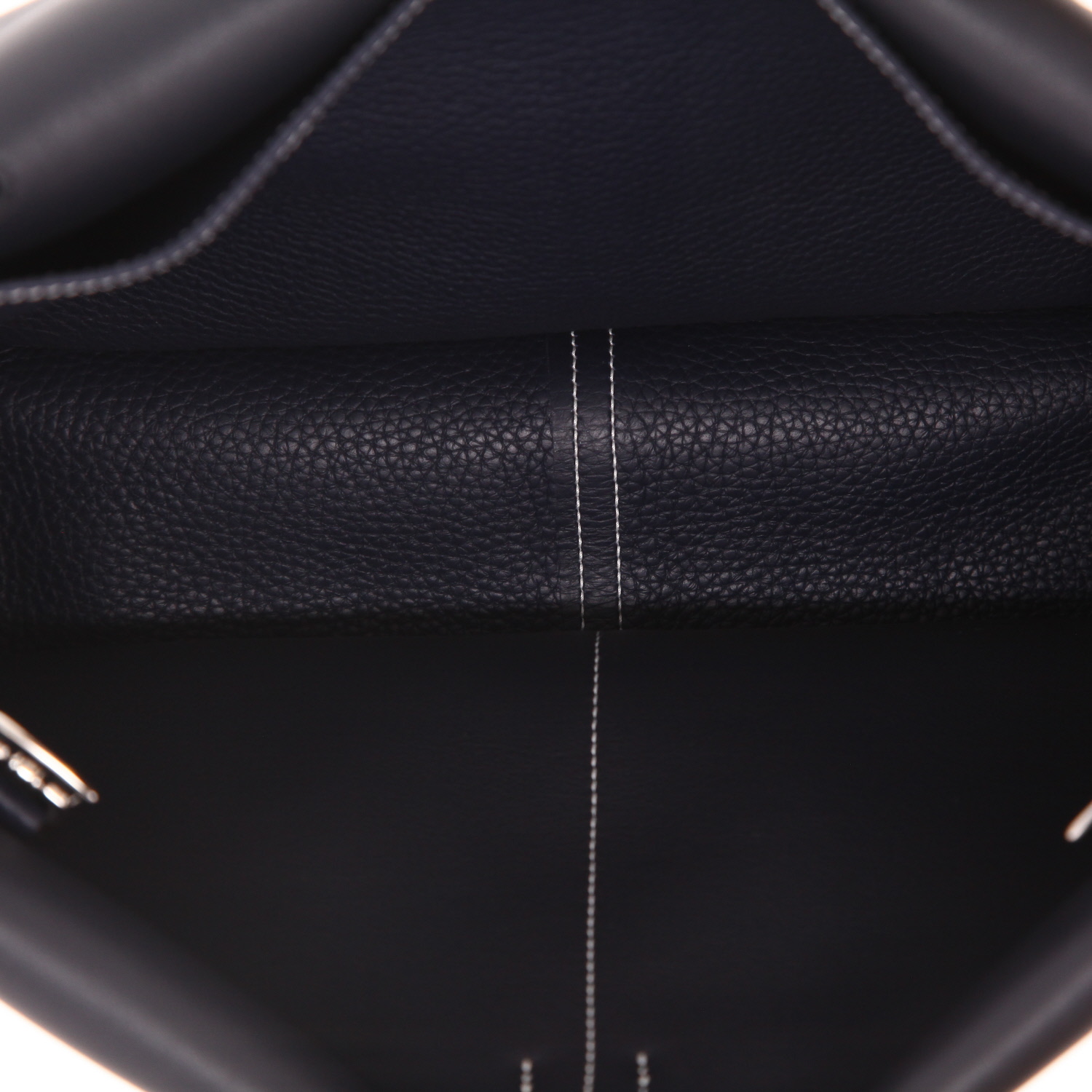 Sac bandoulière Hermès  Halzan en cuir togo bleu - Detail D3