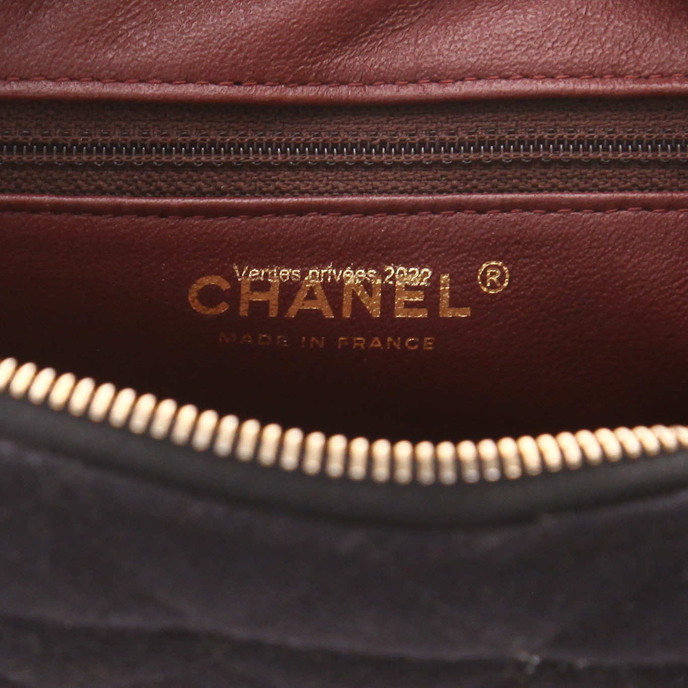 Chanel  Camera handbag  in black quilted canvas  and black quilted leather - Detail D2