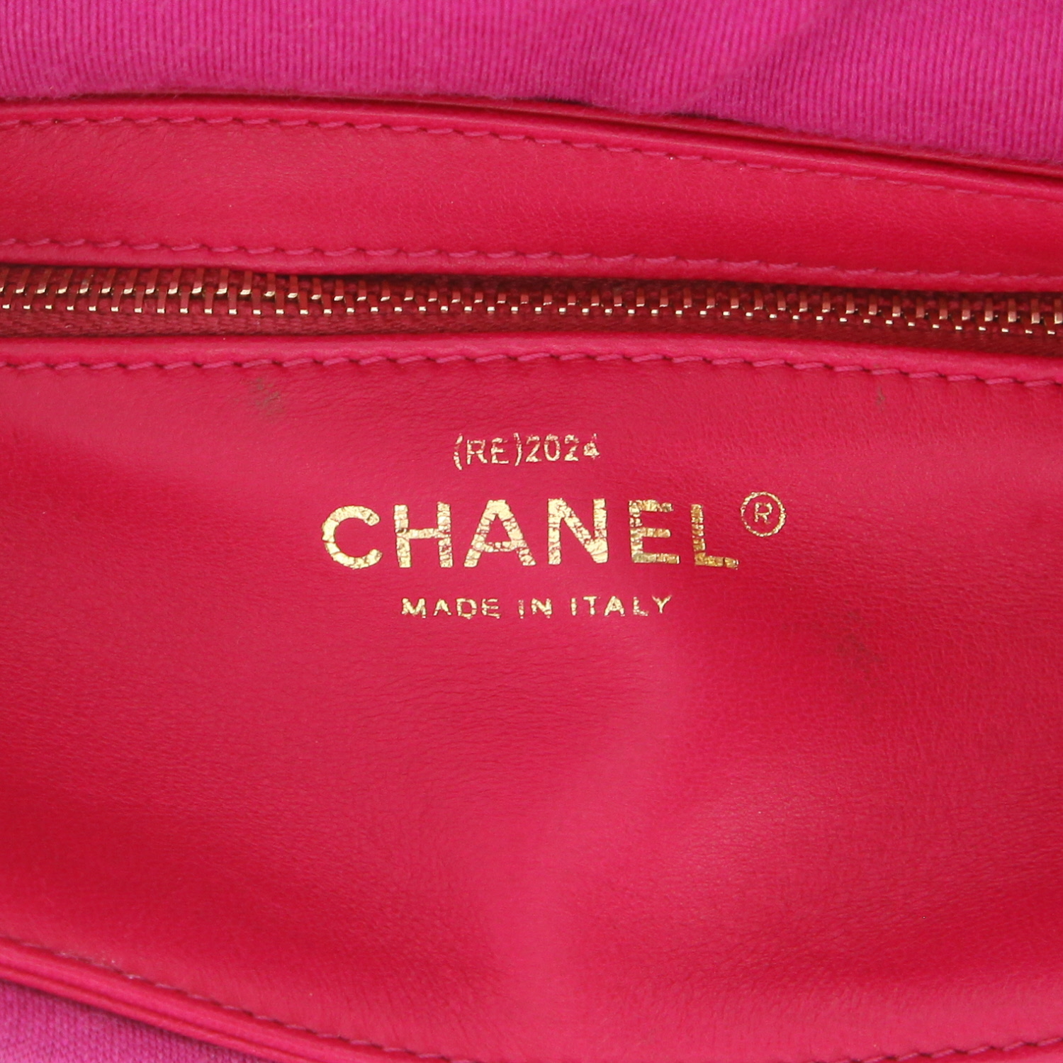 Chanel   shoulder bag  in pink leather - Detail D2