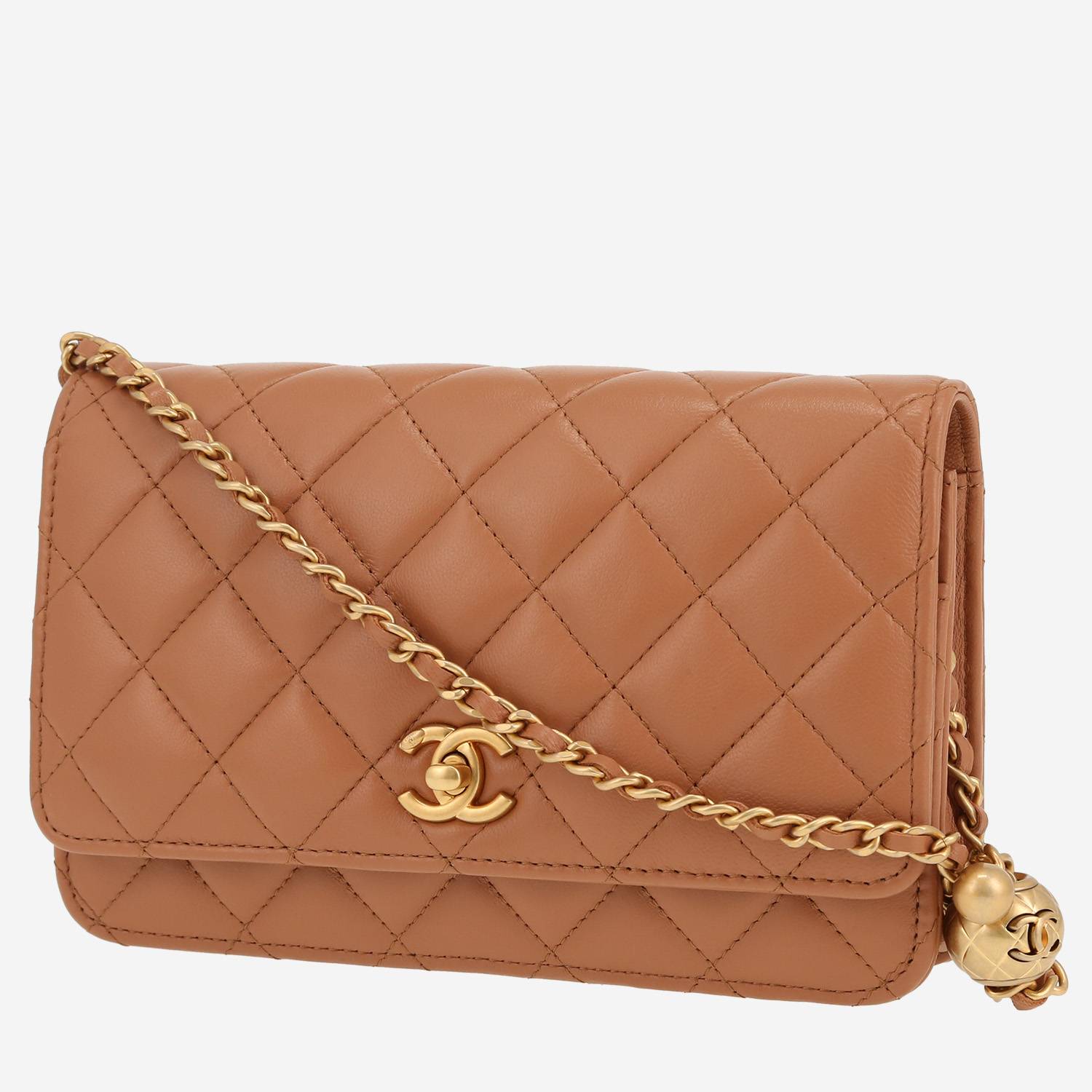 Bolso bandolera Chanel  Wallet on Chain en cuero acolchado marrón