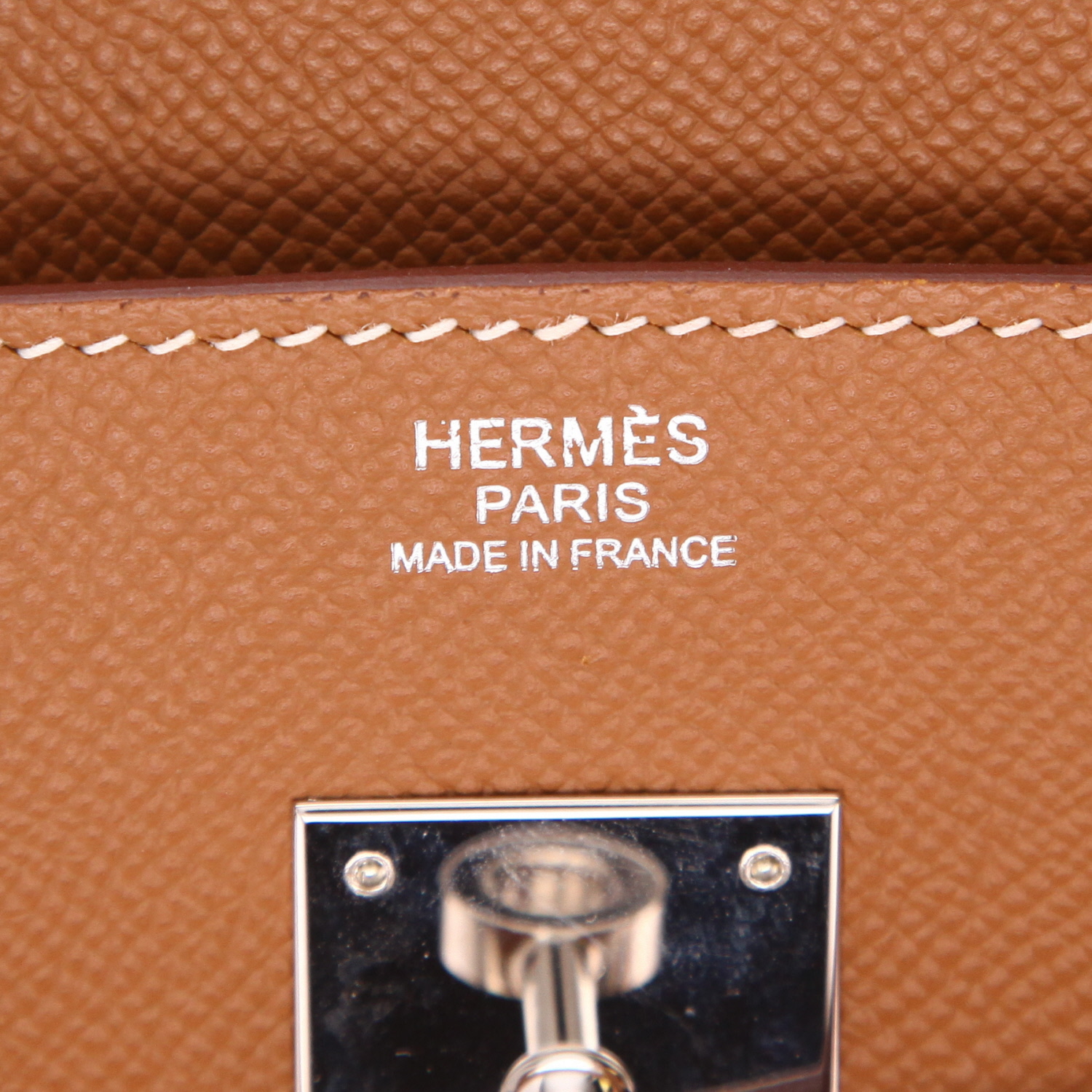 Hermès  Birkin 30 cm handbag  in gold epsom leather - Detail D2
