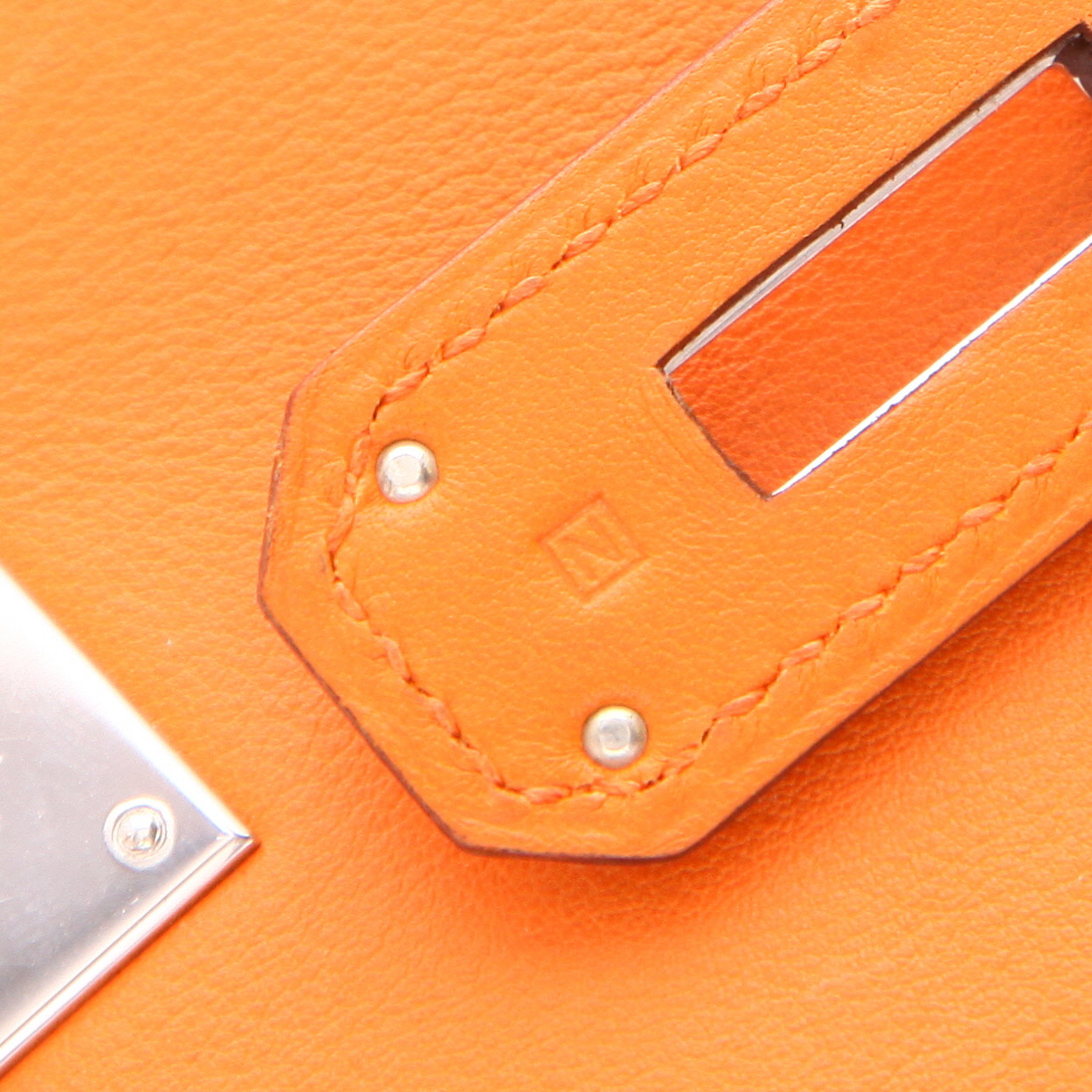Sac à main Hermès  Kelly Lakis en cuir orange - Detail D4