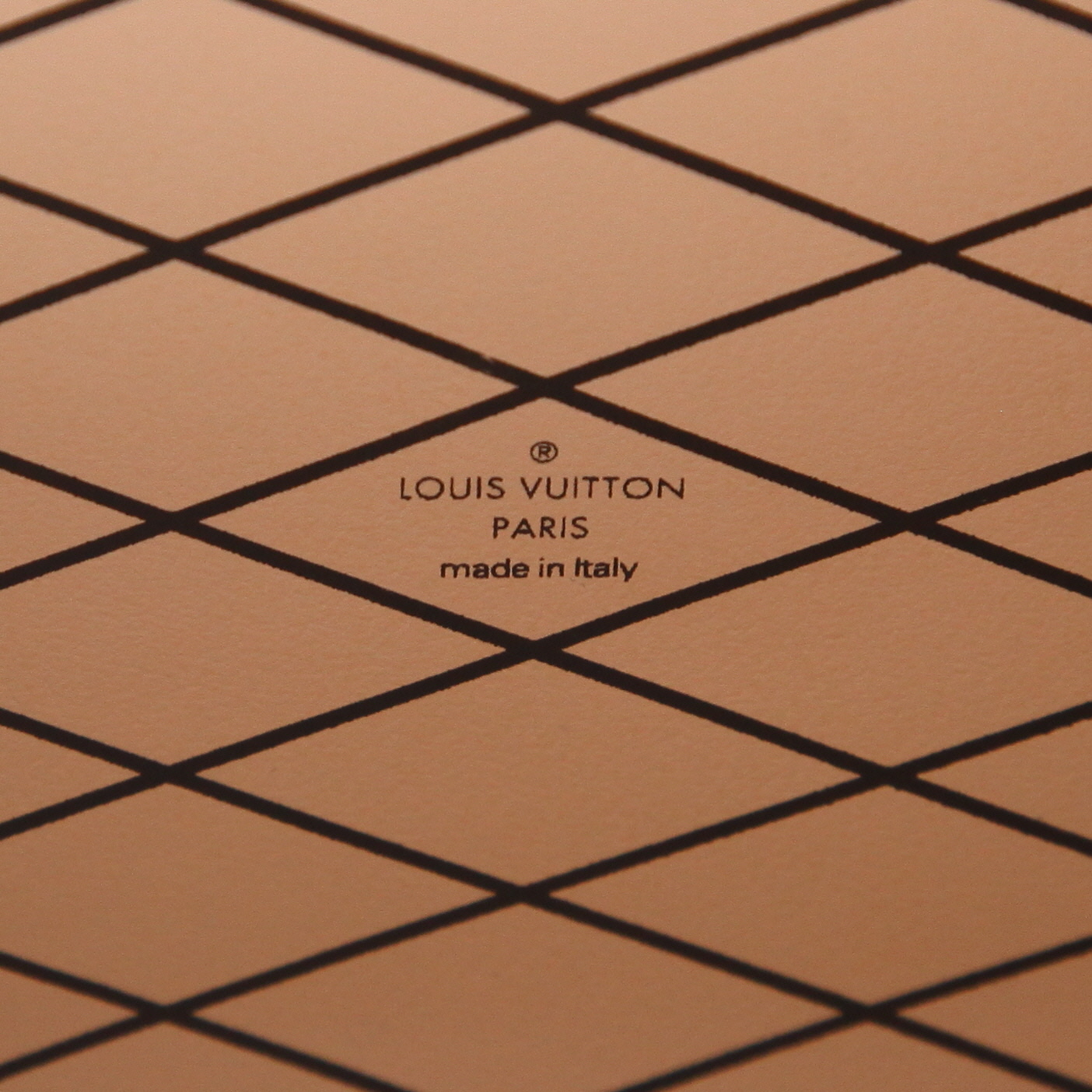 Sac bandoulière Louis Vuitton  Petite Malle en python et argenté - Detail D2