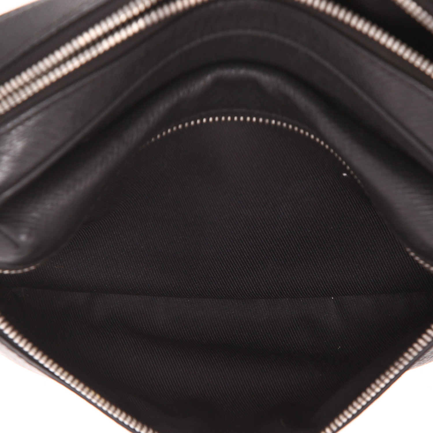 Louis Vuitton  Outdoor clutch-belt  in black leather  and monogram canvas - Detail D4