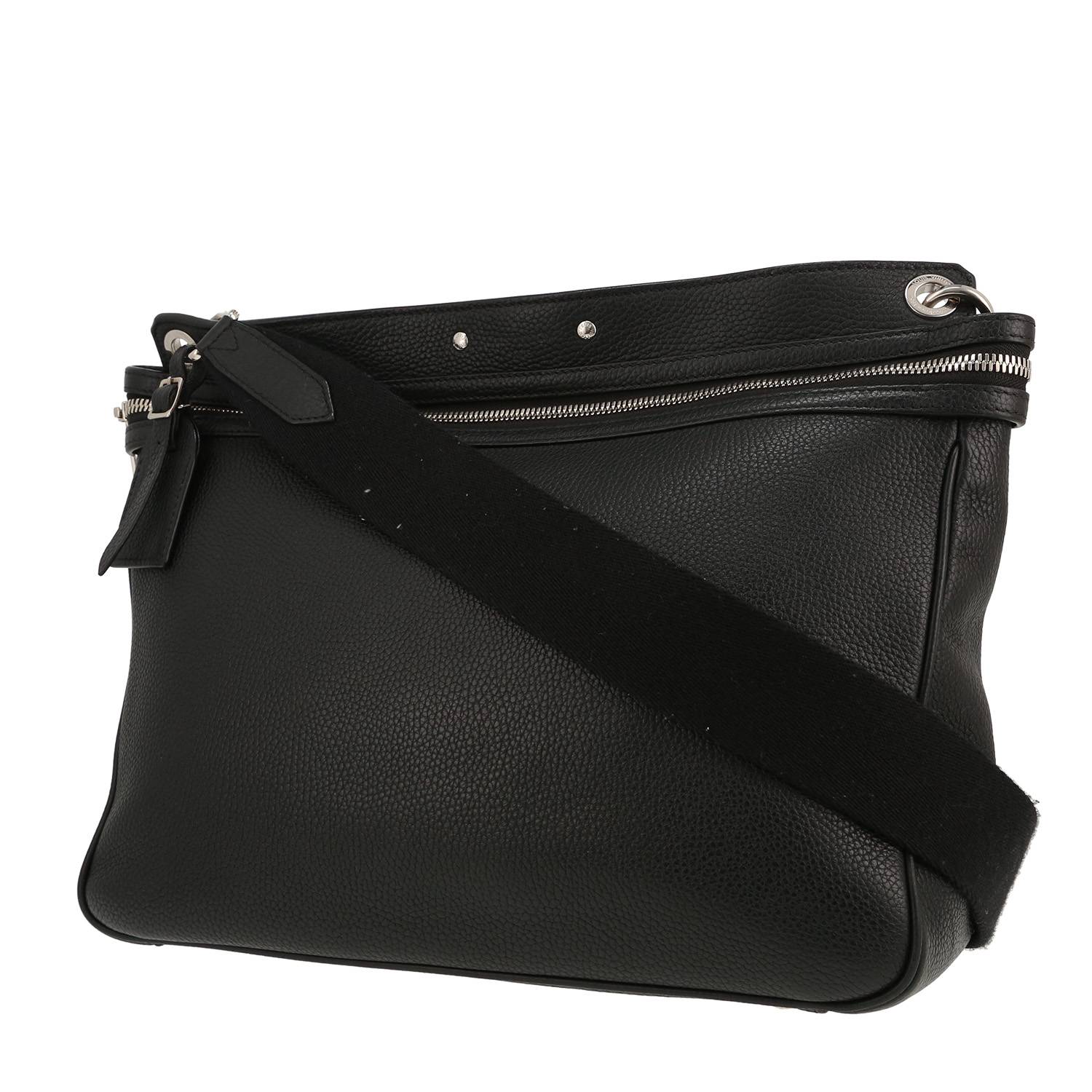 Sac Louis Vuitton Messenger cuir grainé noir occasion Sac Louis Vuitton Messenger cuir grainé noir occasion