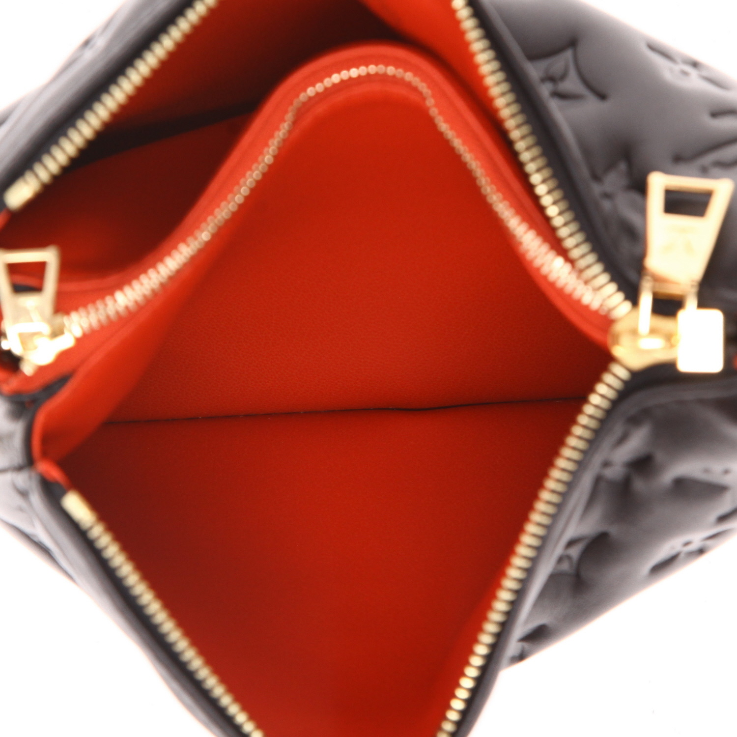 Bolso bandolera Louis Vuitton  Coussin en cuero monogram huella negro - Detail D3