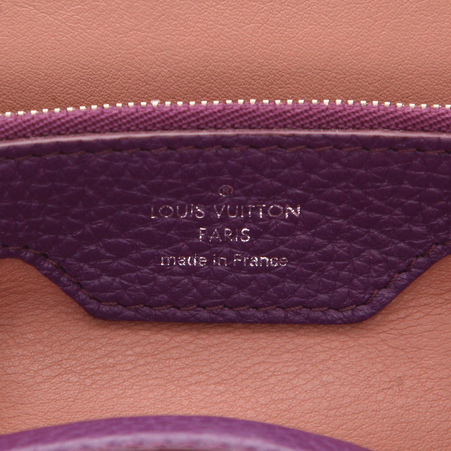 Louis Vuitton  Capucines handbag  in purple leather taurillon clémence - Detail D2