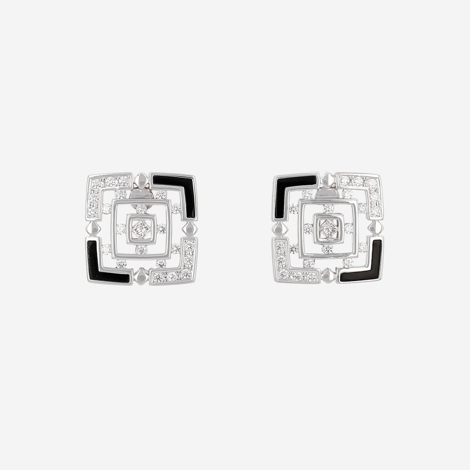 Paire de boucles d'oreilles Tasaki  en or blanc, diamants et onyx