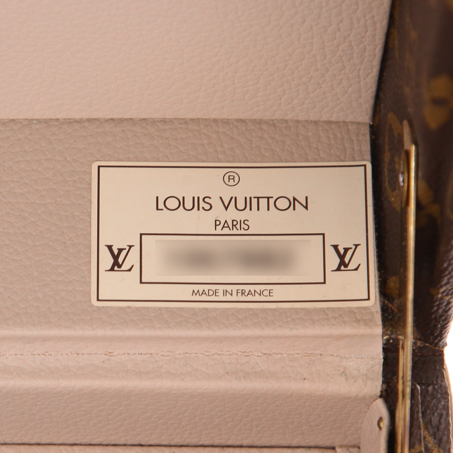 Louis Vuitton  Boîte à Pharmacie vanity case  in brown monogram canvas  and brown leather - Detail D2