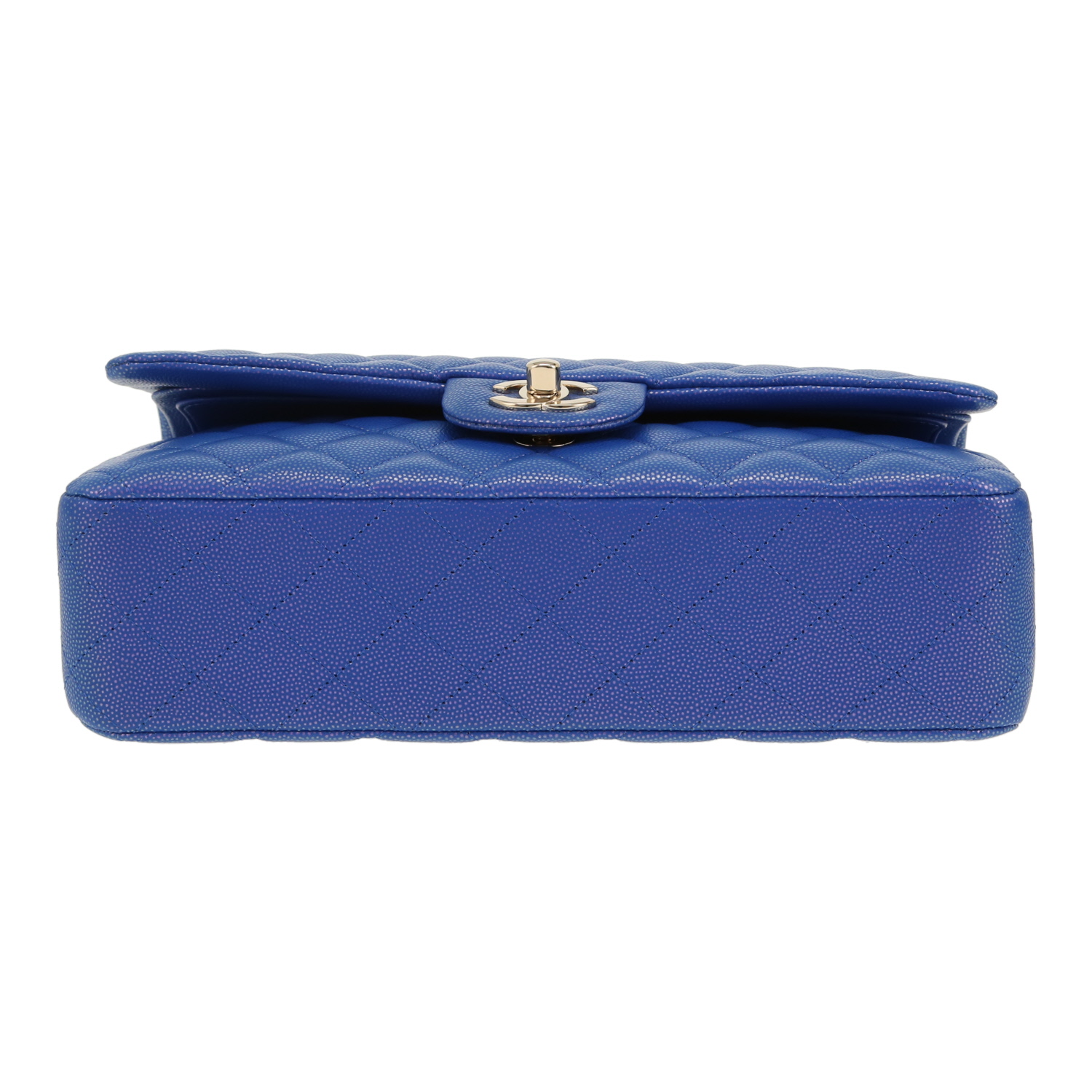 Sac à main Chanel  Timeless Classic en cuir irisé matelassé bleu - Detail D1