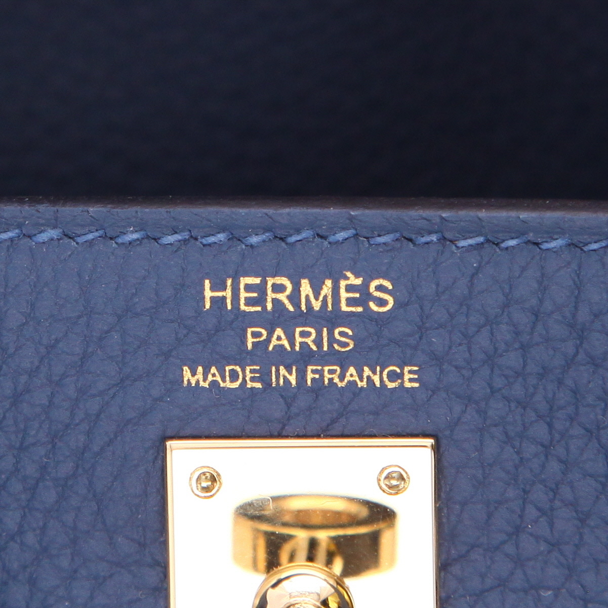 Bolso de mano Hermès  Kelly 25 cm en cuero togo azul - Detail D2