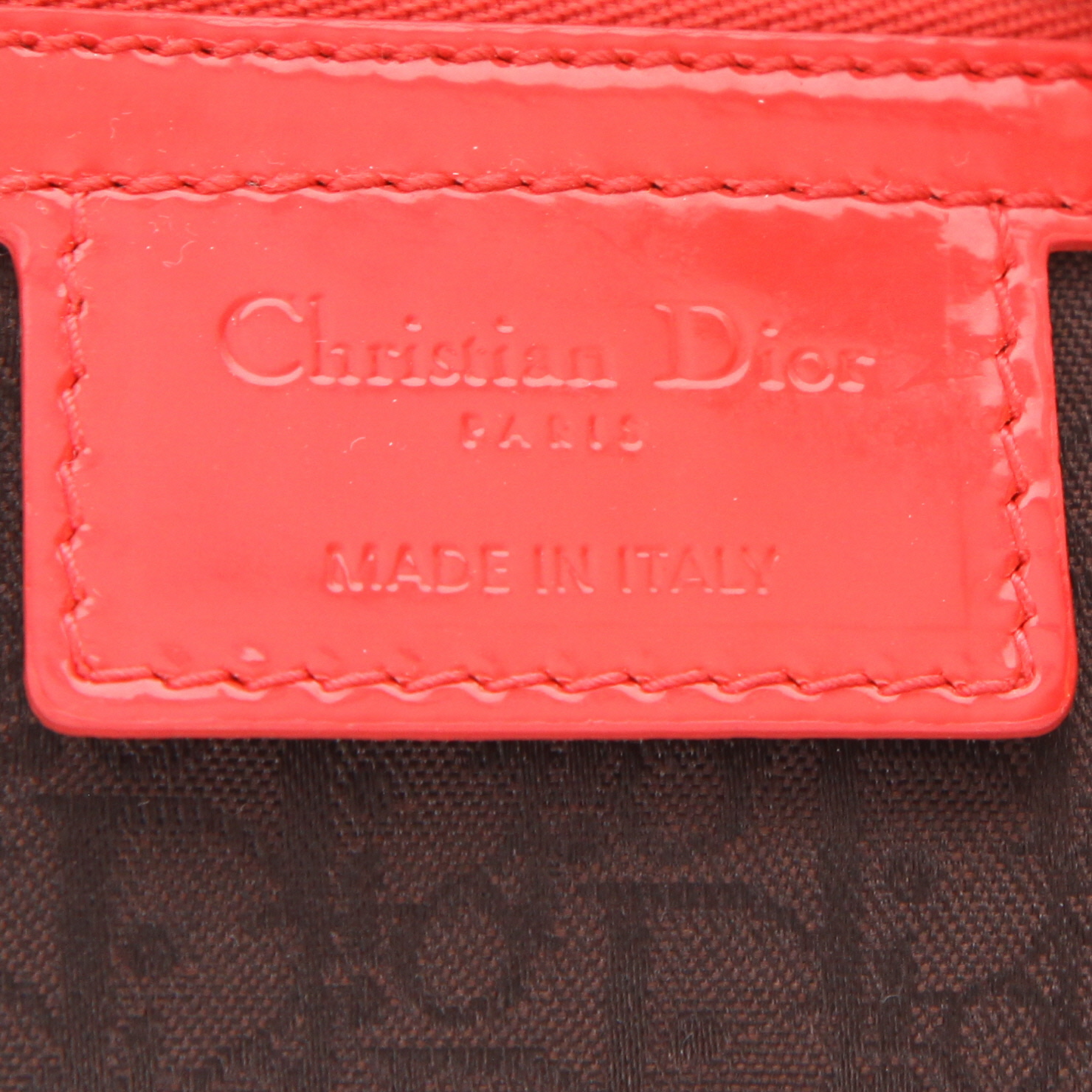 Dior  Lady Dior handbag  in red patent leather - Detail D2