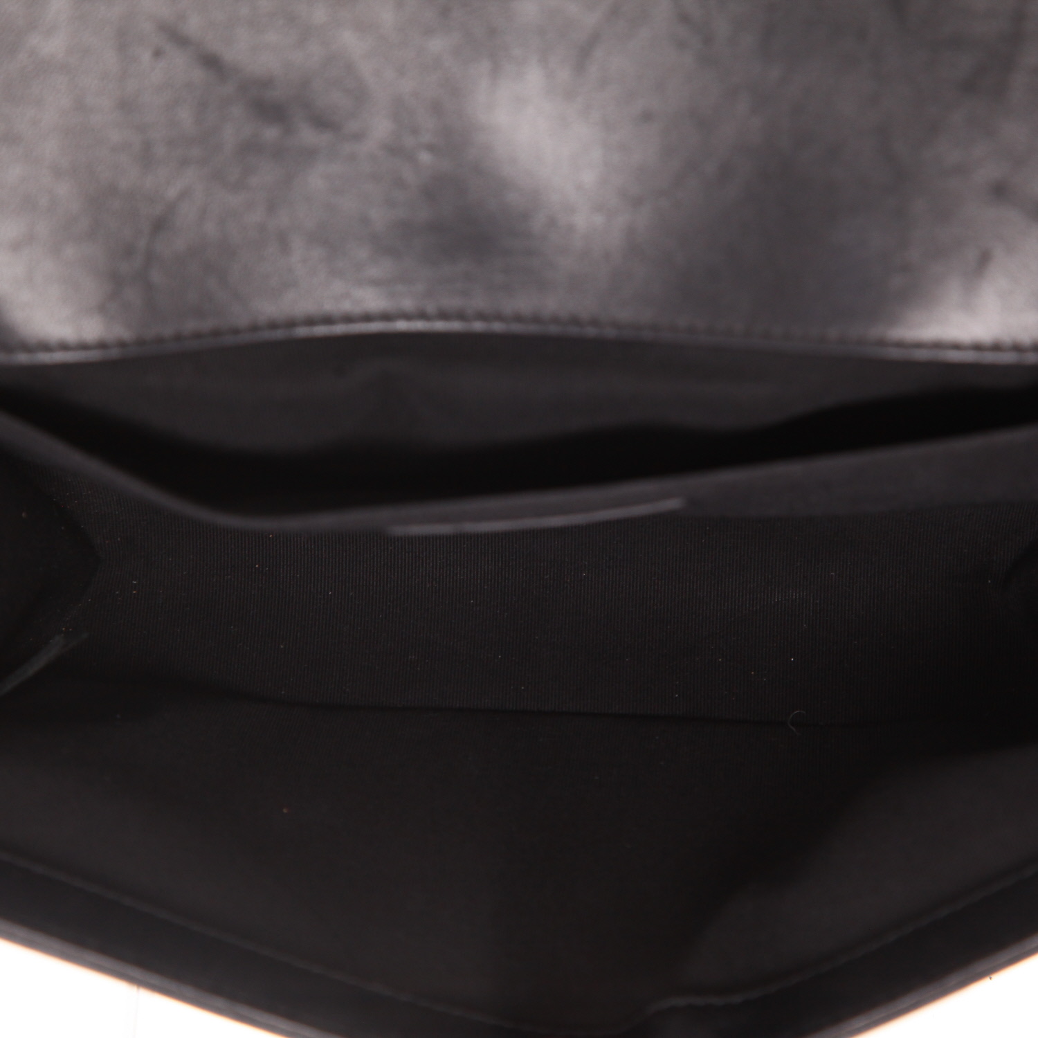 Bolso bandolera Chanel  Boy en cuero acolchado negro - Detail D3