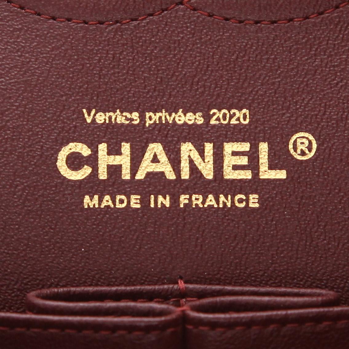 Bolso de mano Chanel  Timeless Classic en cuero acolchado negro - Detail D2