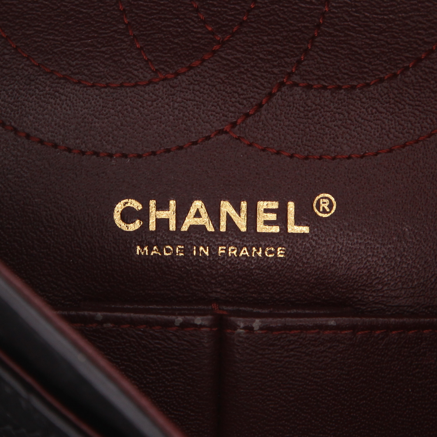 Chanel  2.55 shoulder bag  in black quilted leather - Detail D2