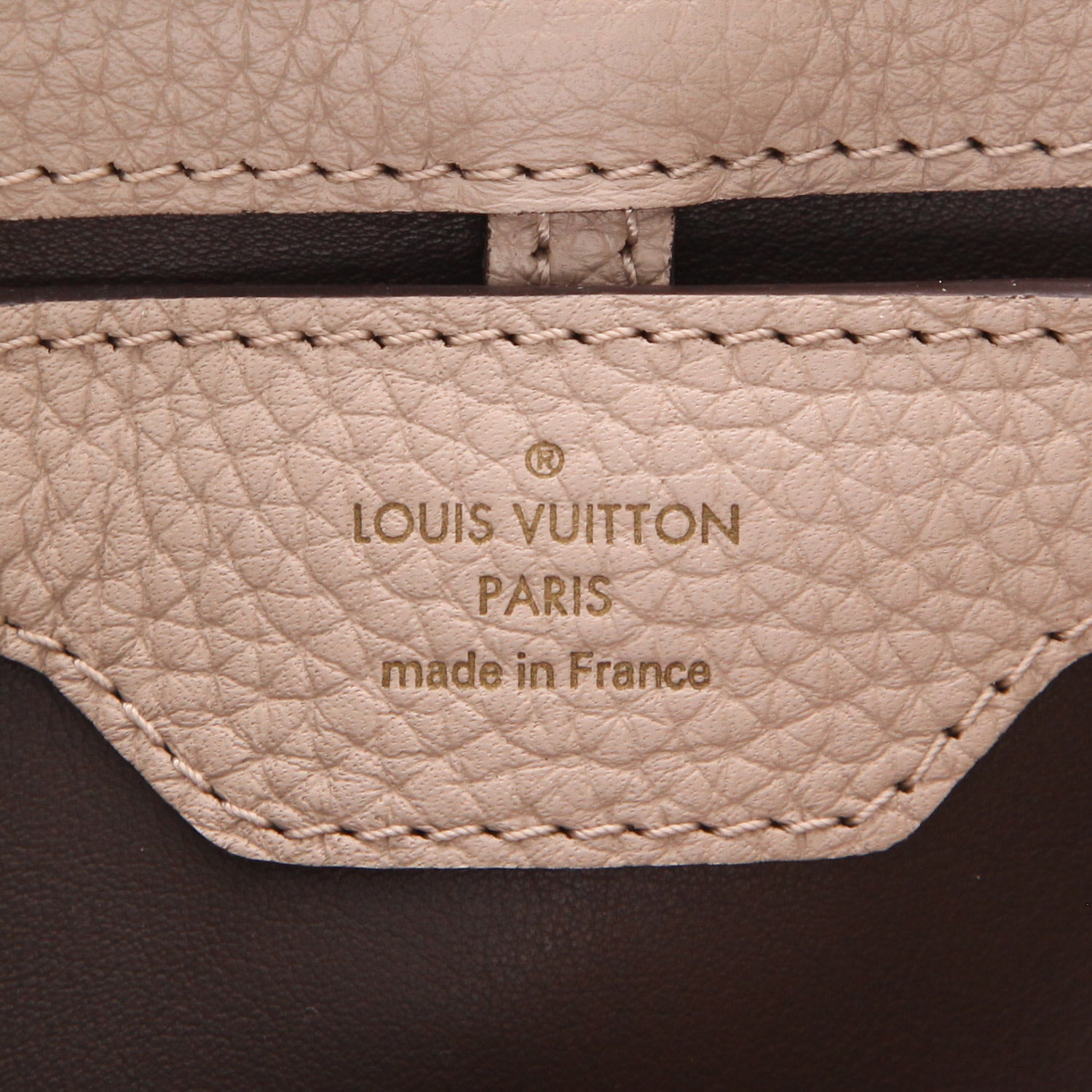 Borsa Louis Vuitton  Capucines in pelle taurillon clemence color talpa - Detail D2