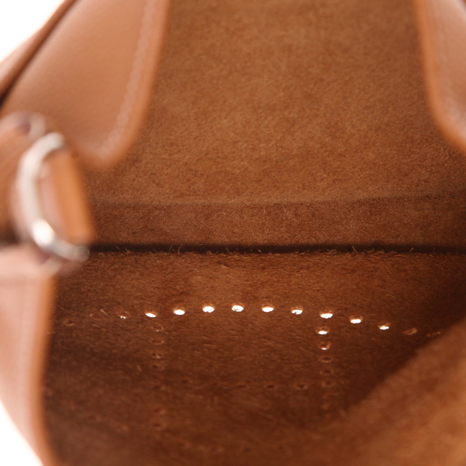 Bolso bandolera Hermès  Evelyne 29 cm en cuero togo color oro - Detail D3