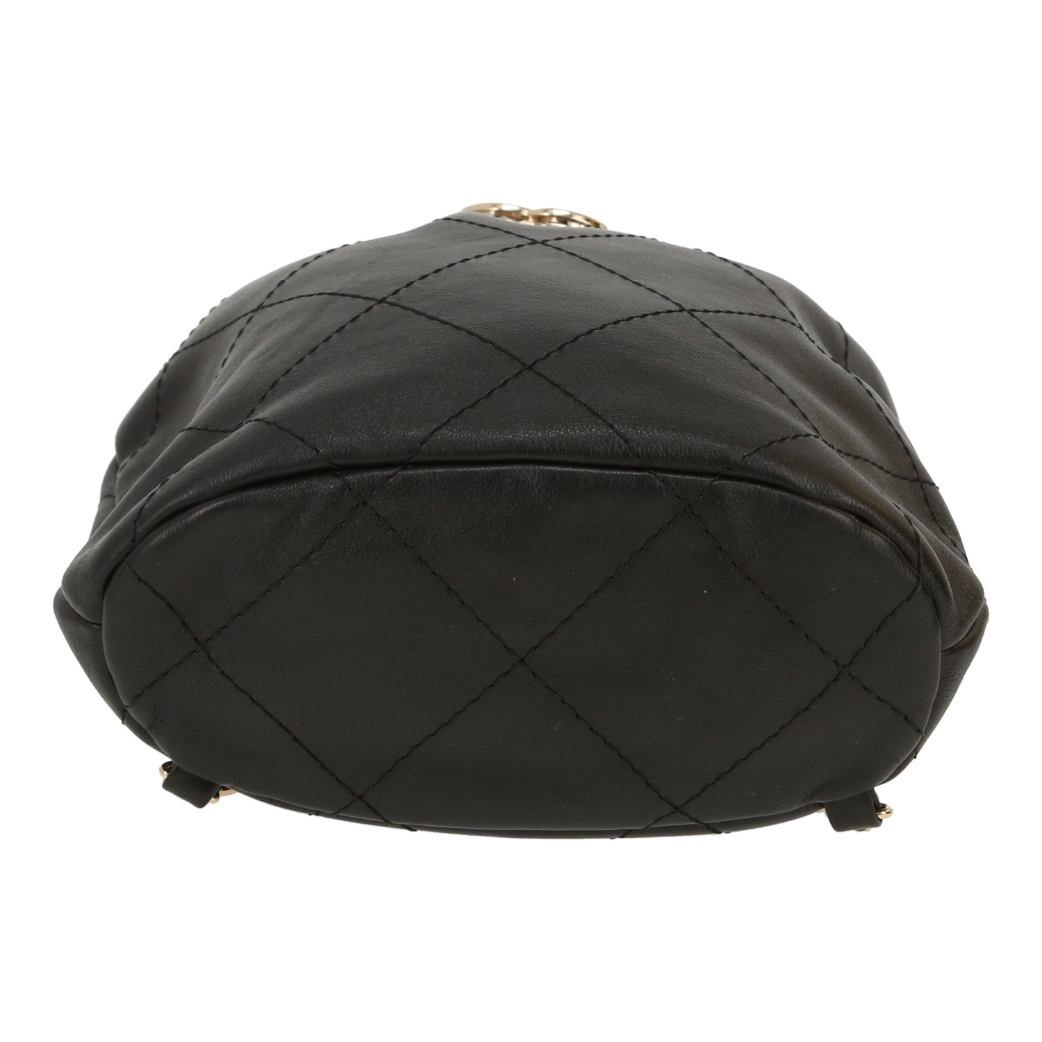 Mochila Chanel   en cuero acolchado negro - Detail D1
