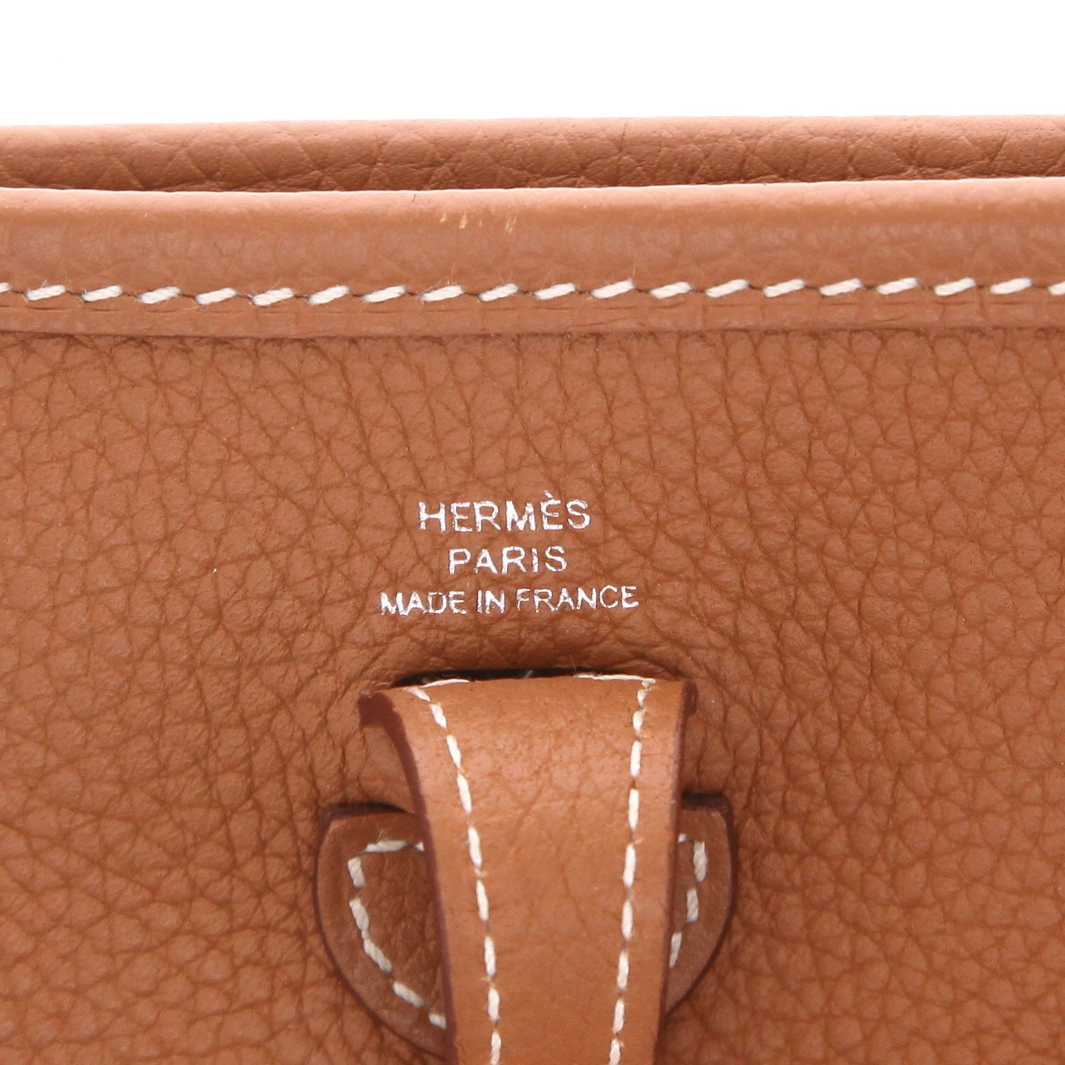 Bolso bandolera Hermès  Mini Evelyne en cuero taurillon clémence color oro - Detail D2