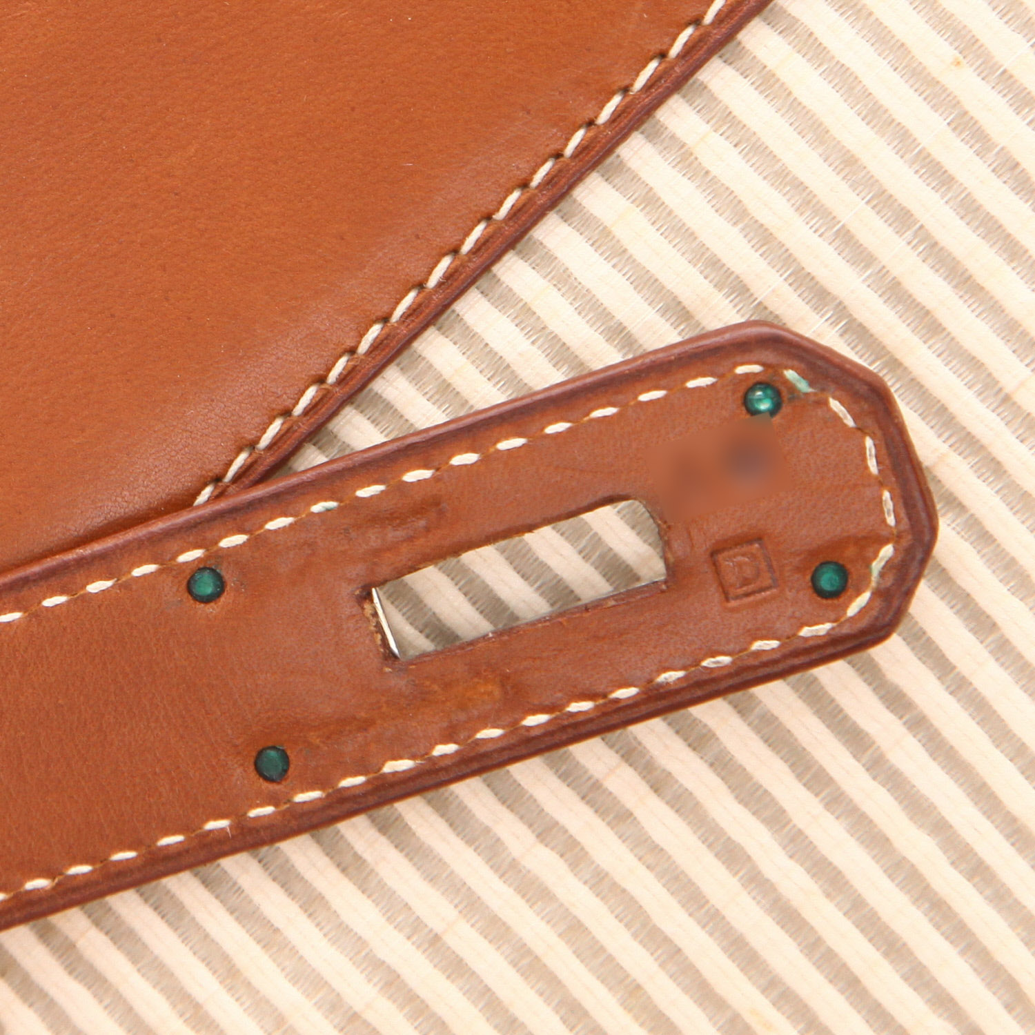 Bolso de mano Hermès  Kelly 40 cm en cuero Barenia rojizo y crin de caballo trenzada beige - Detail D4