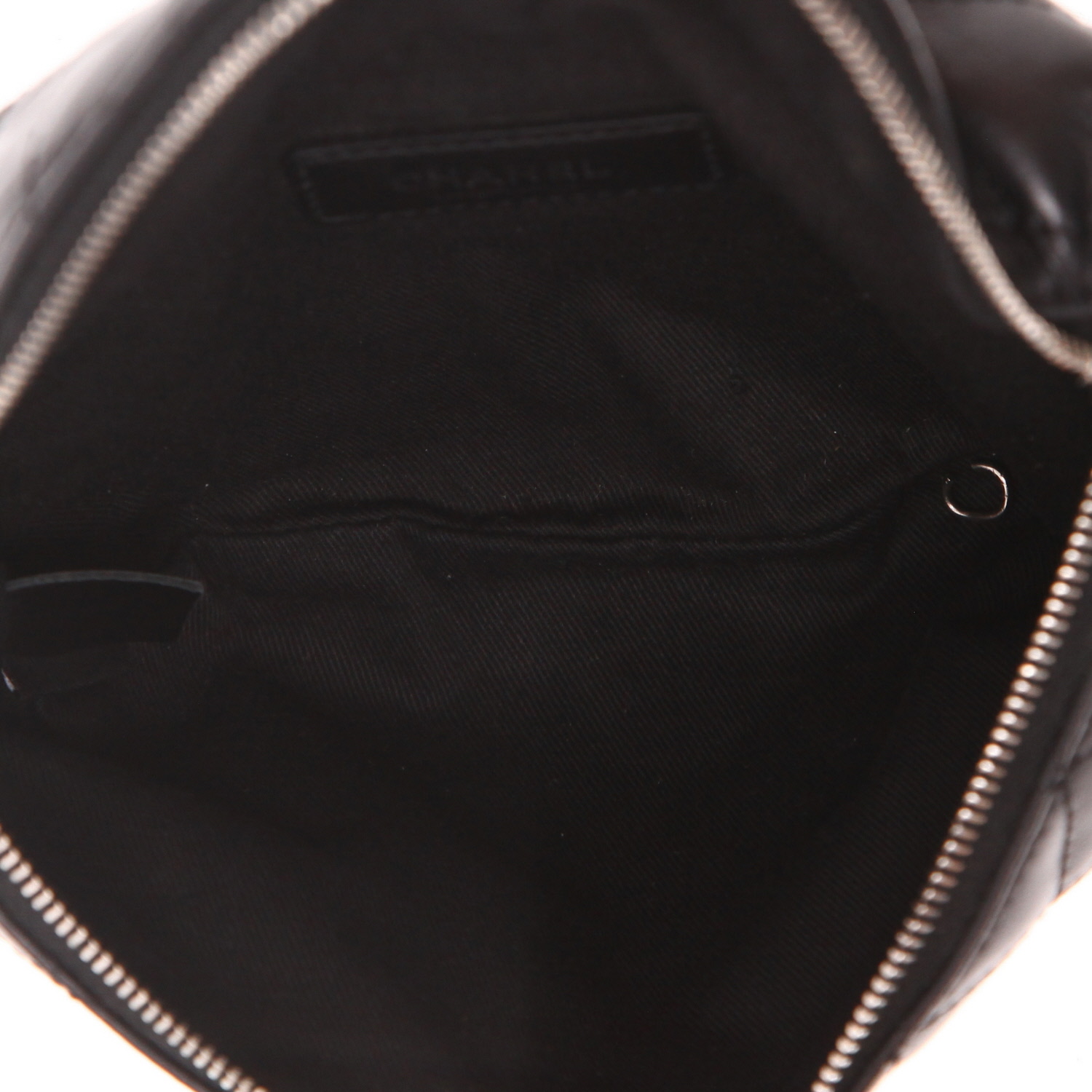 Pochette-ceinture Chanel  Pochette ceinture en cuir matelassé noir - Detail D3