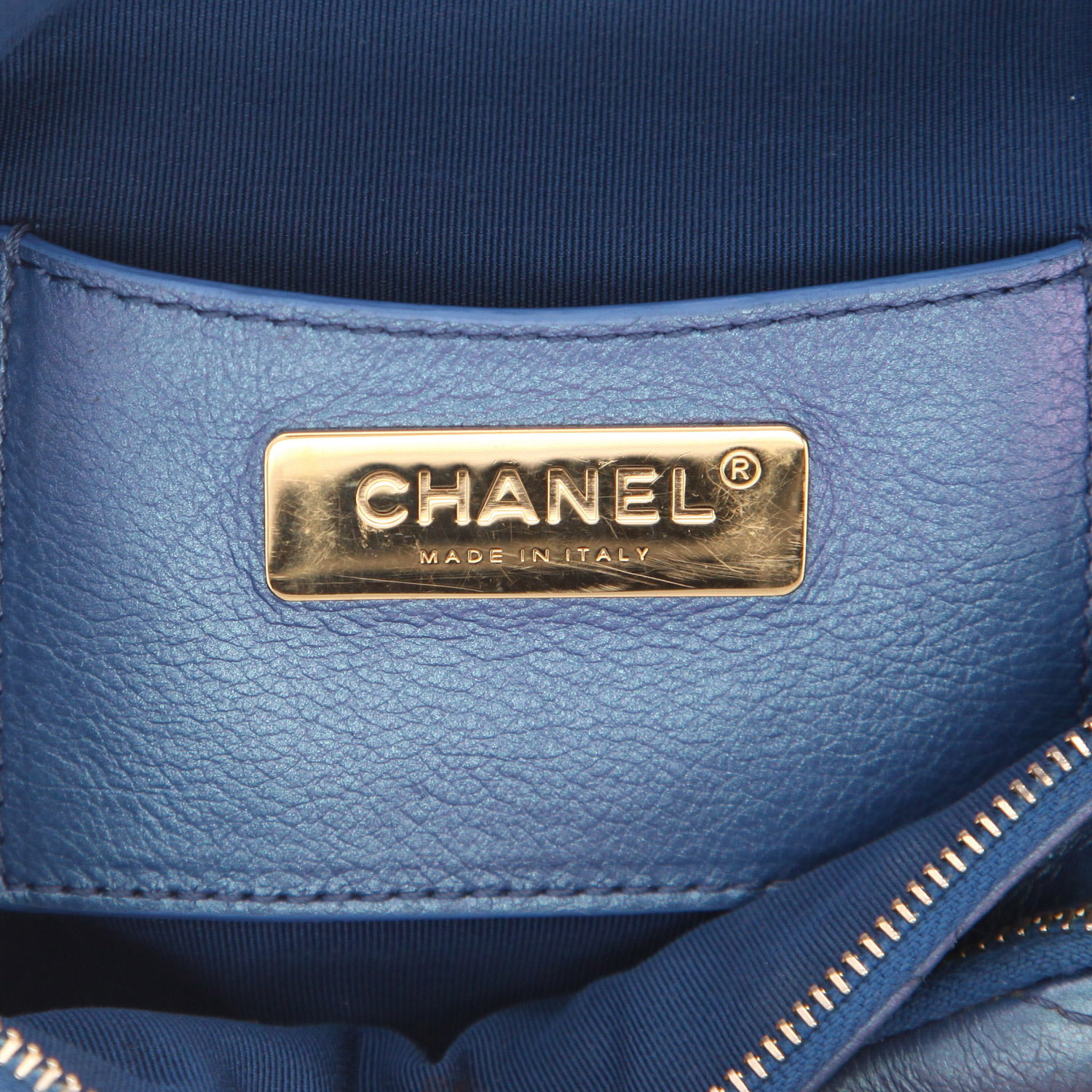Pochette-cintura Chanel   in pelle iridescente trapuntata blu - Detail D2
