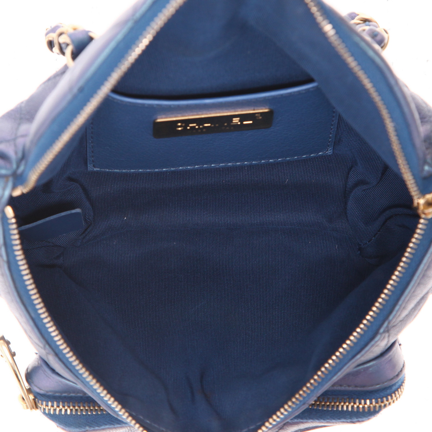 Bolsito-cinturón Chanel   en cuero irisado acolchado  azul - Detail D3