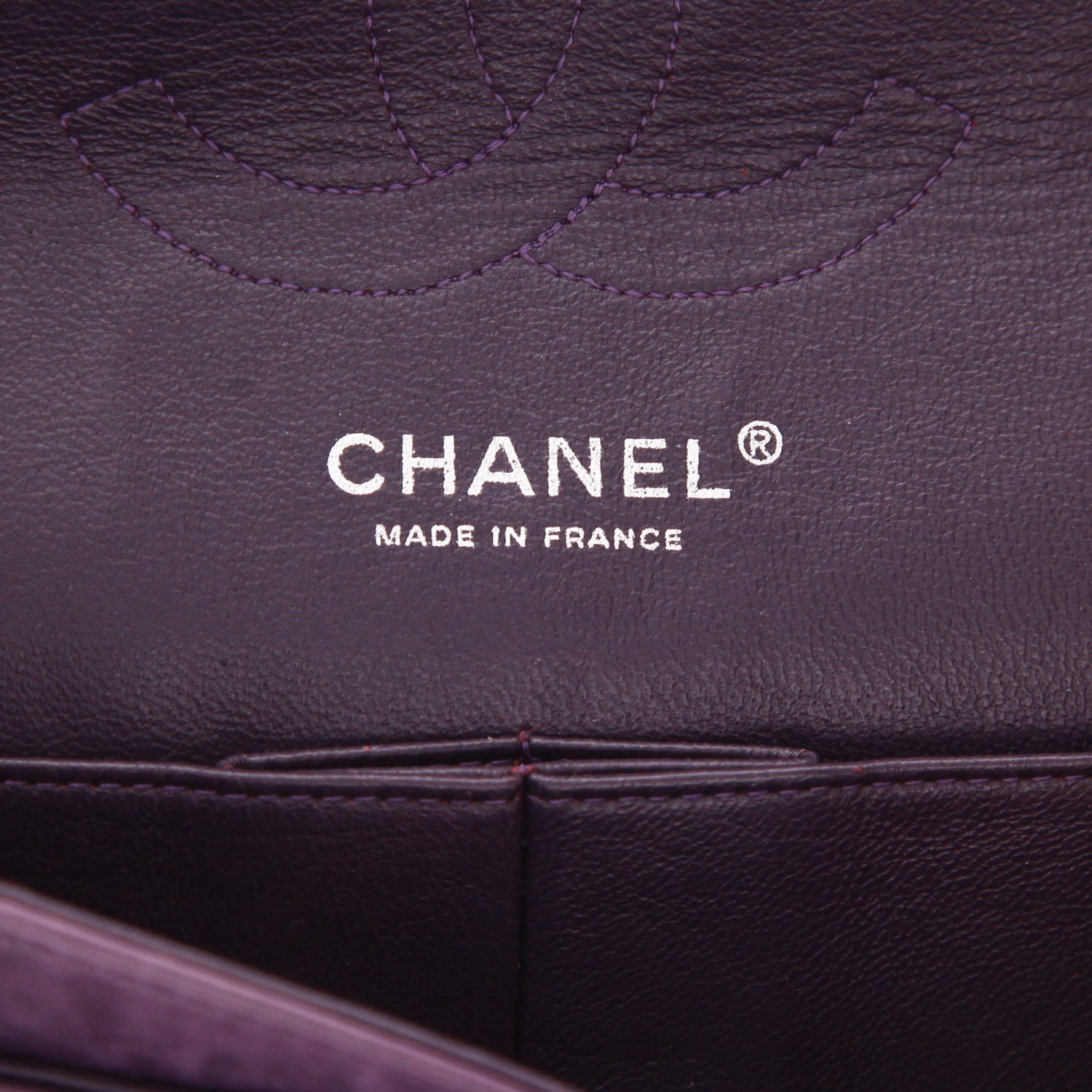 Chanel  Timeless Classic handbag  in purple quilted leather - Detail D2