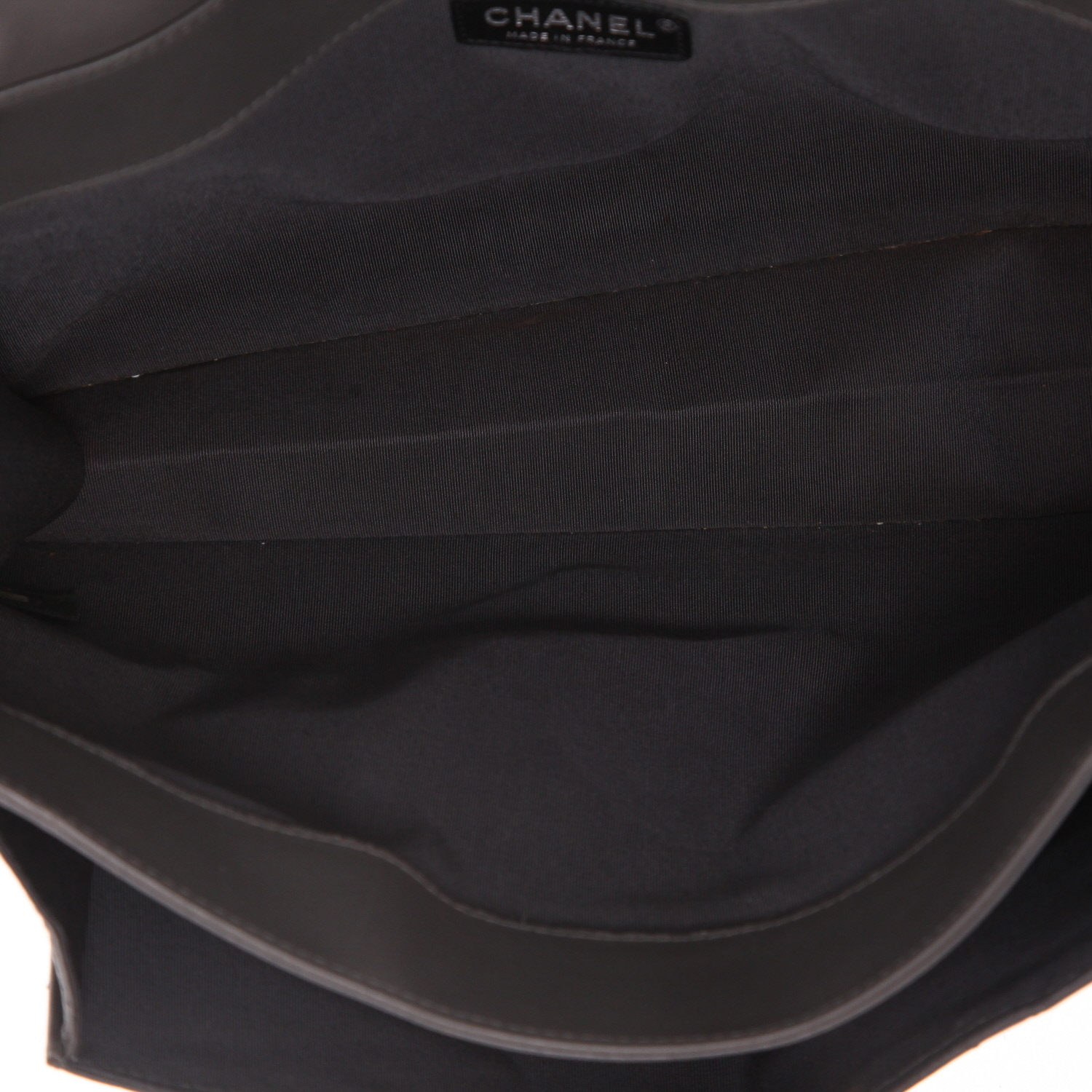 Sac à main Chanel   en cuir matelassé gris - Detail D3