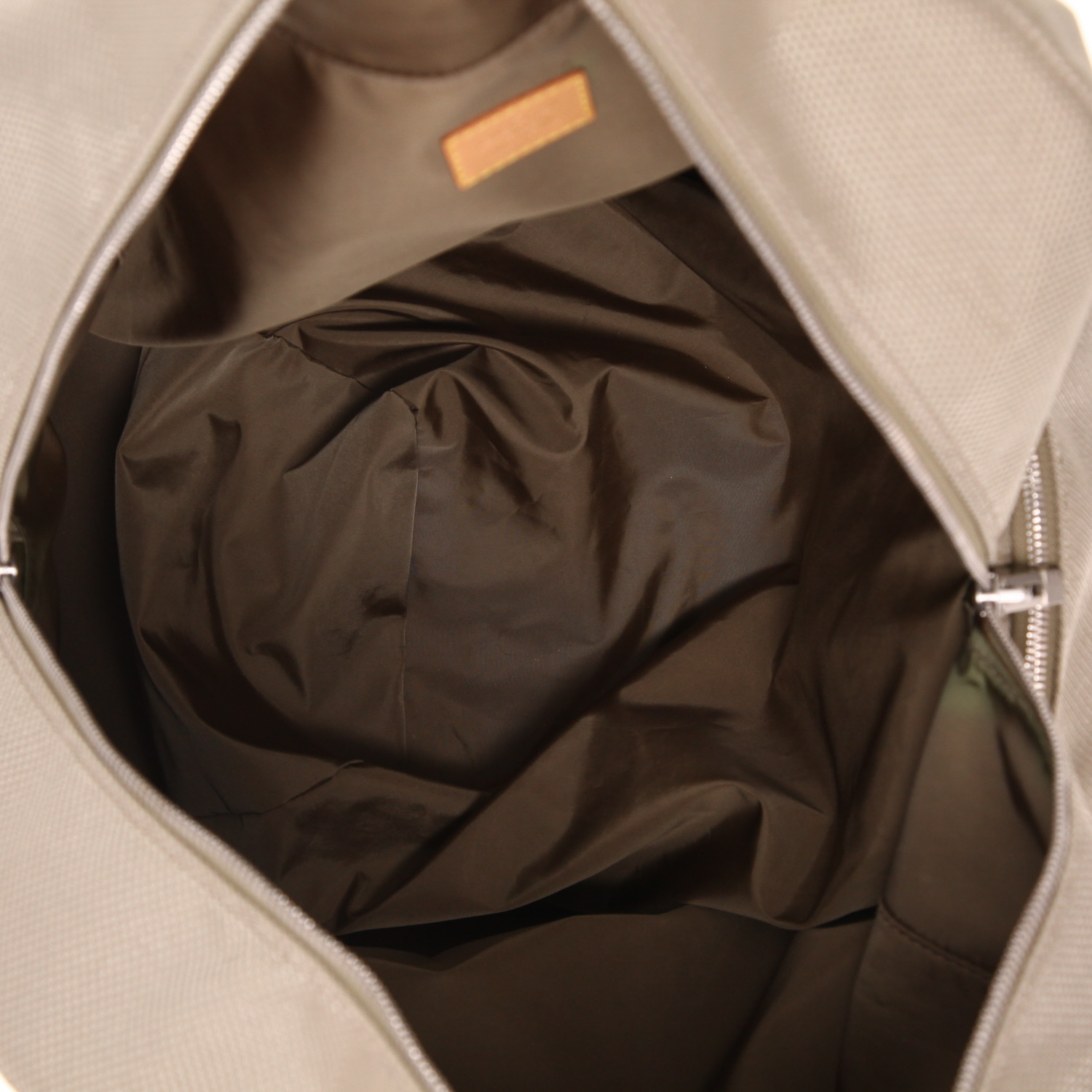 Bolsa de viaje Louis Vuitton  Geant Aventurier en lona gris y cuero natural - Detail D3