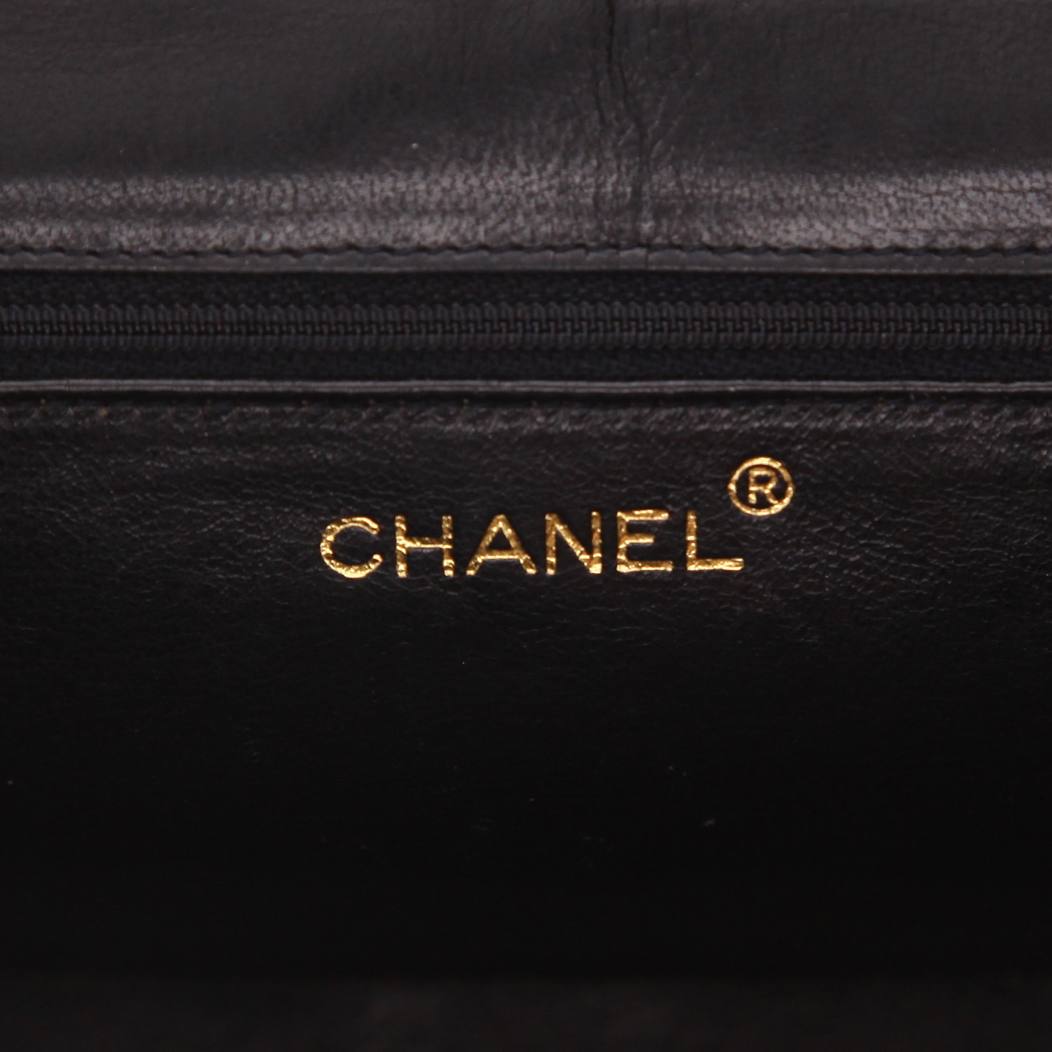 Sac à main Chanel   en cuir noir - Detail D2